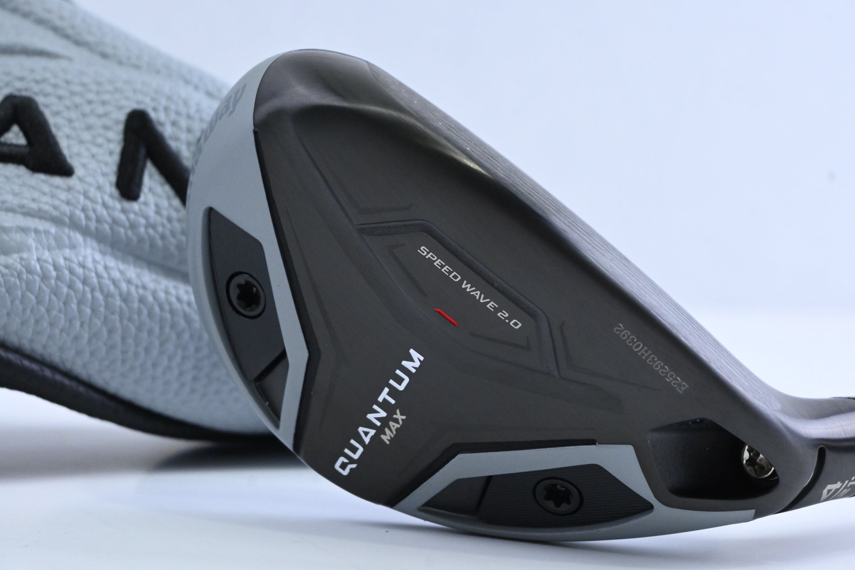 Callaway Quantum Max #4 Hybrid / 22 Degree / Regular Flex Denali Frost Silver 60