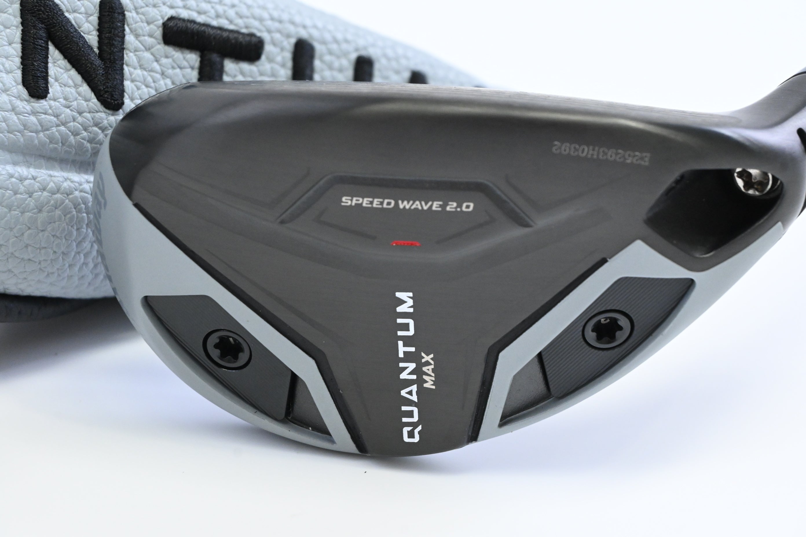 Callaway Quantum Max #4 Hybrid / 22 Degree / Regular Flex Denali Frost Silver 60