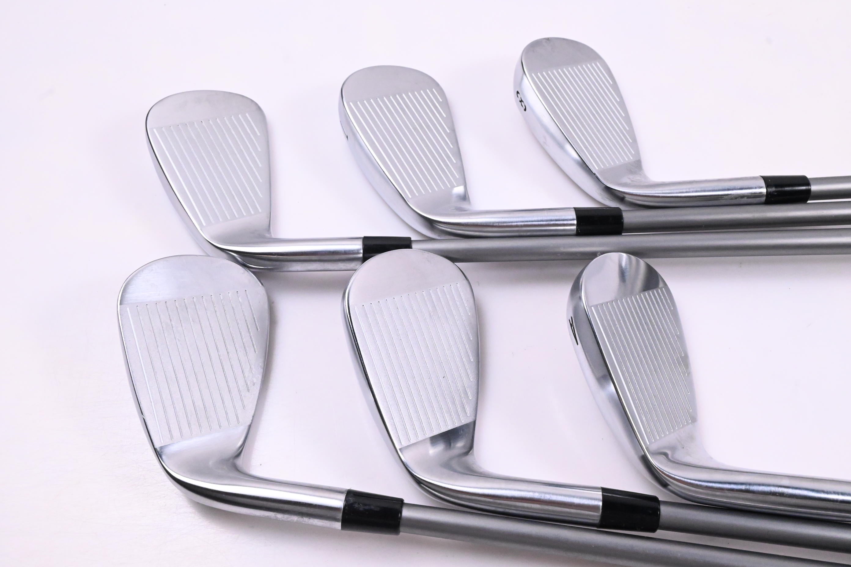 Callaway Quantum Max Irons / 6-PW+GW / Regular Flex Denali Frost Silver 60