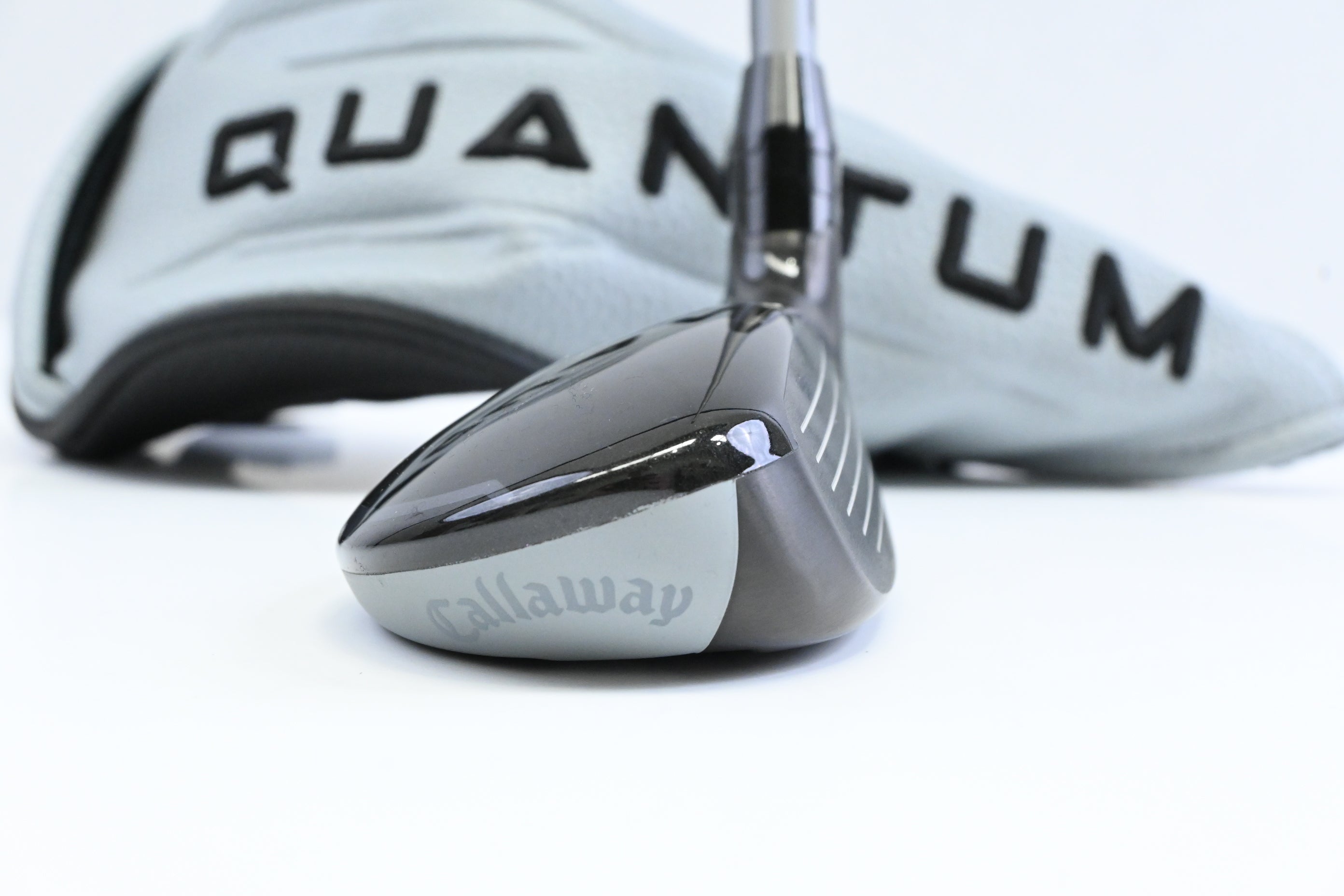 Callaway Quantum Max #4 Hybrid / 22 Degree / Regular Flex Denali Frost Silver 60