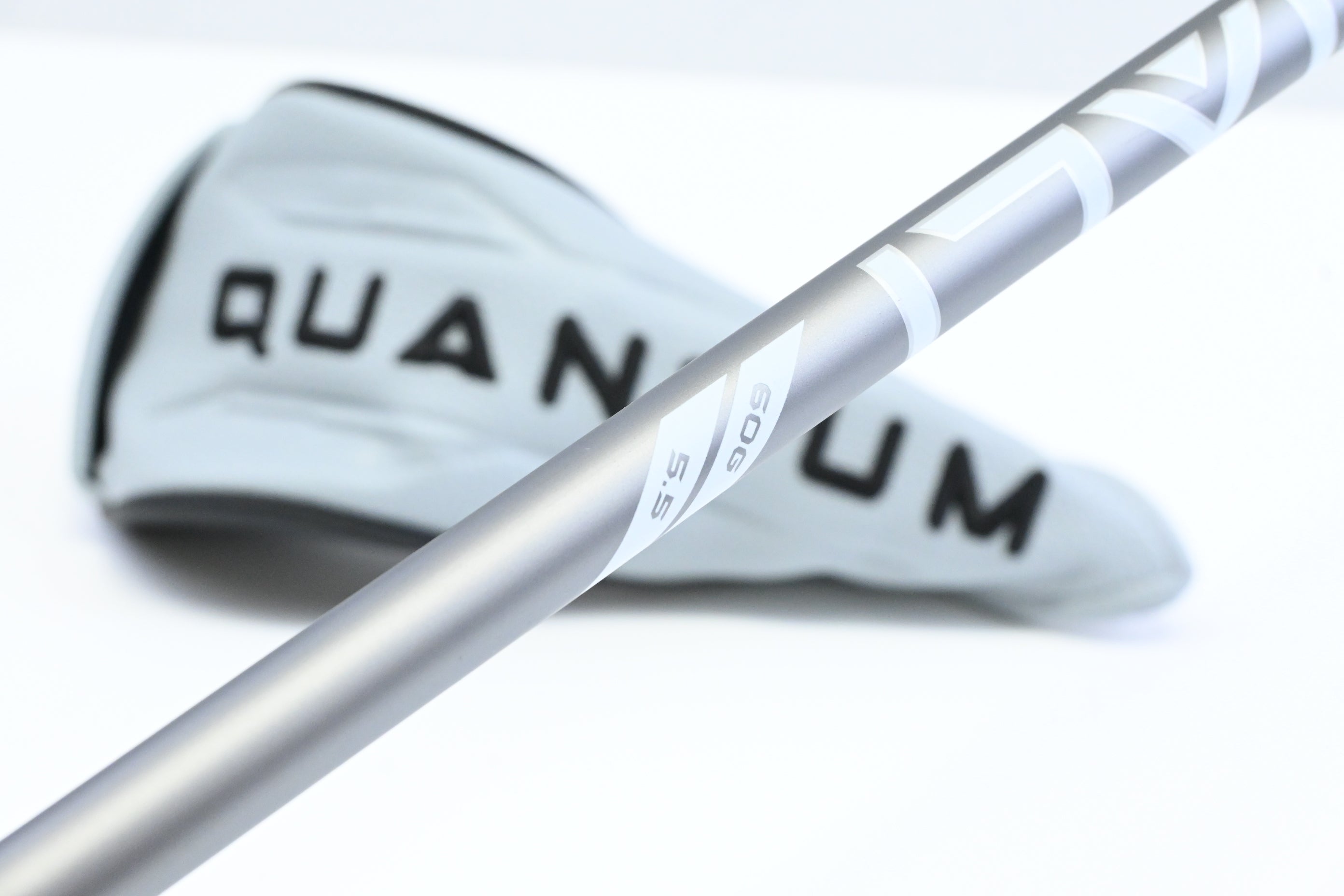 Callaway Quantum Max #4 Hybrid / 22 Degree / Regular Flex Denali Frost Silver 60