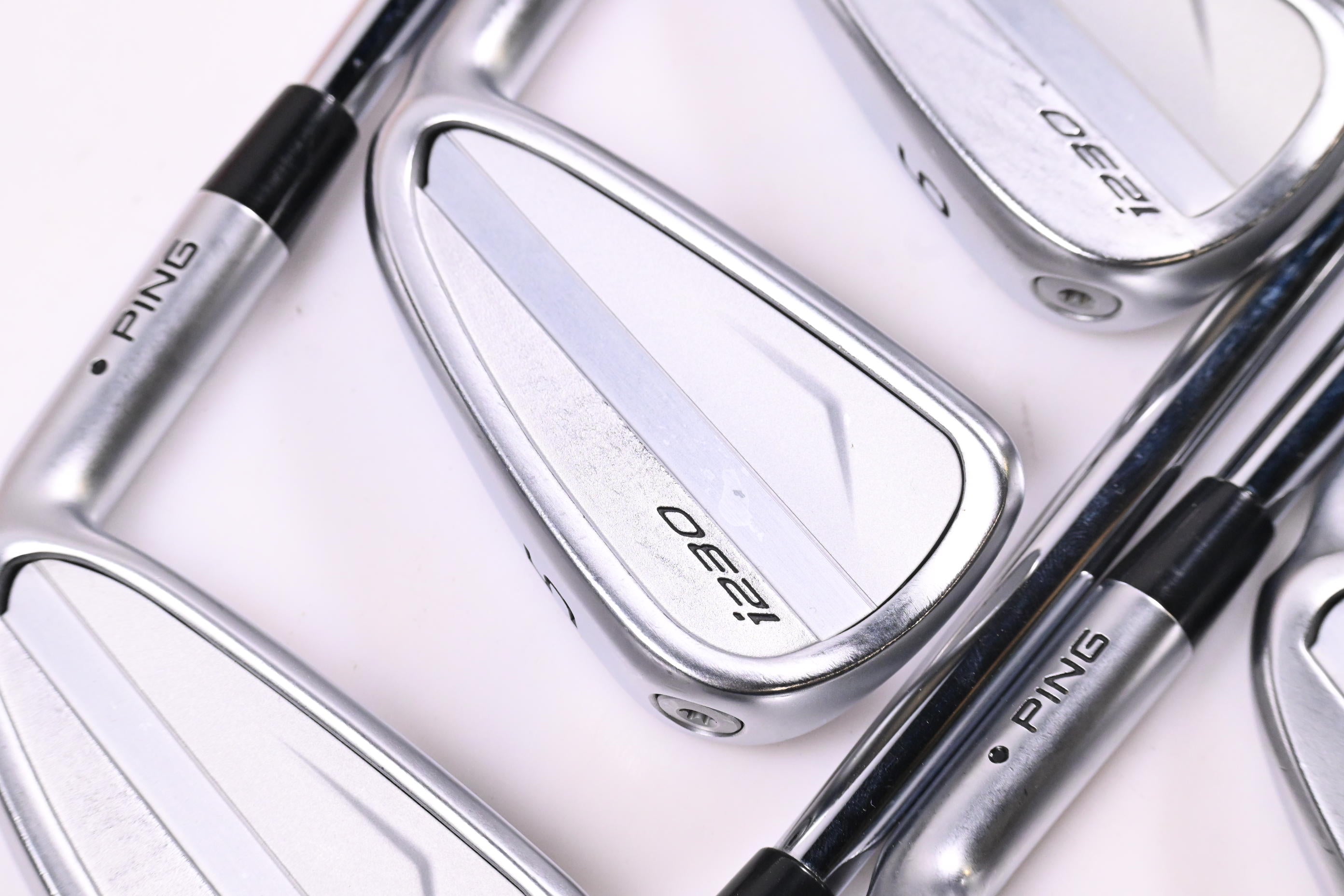 Ping i230 Irons / 4-PW / Black Dot / Stiff Flex Dynamic Gold 120 S300 Shafts