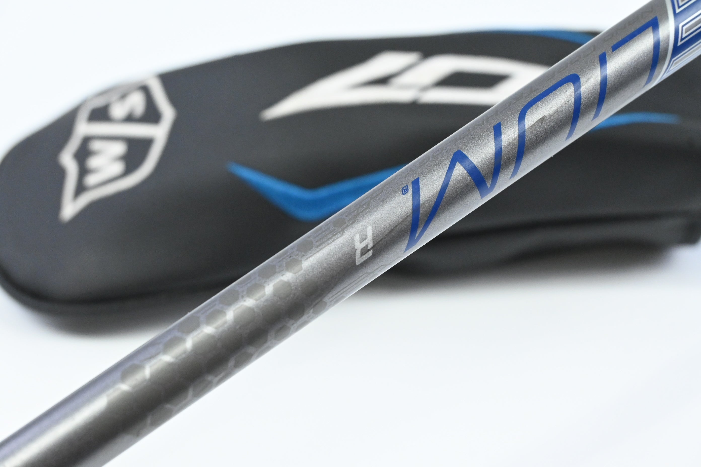Wilson Staff D7 #4 Hybrid / 22 Degree / Regular Flex UST Helium Nanocore Shaft