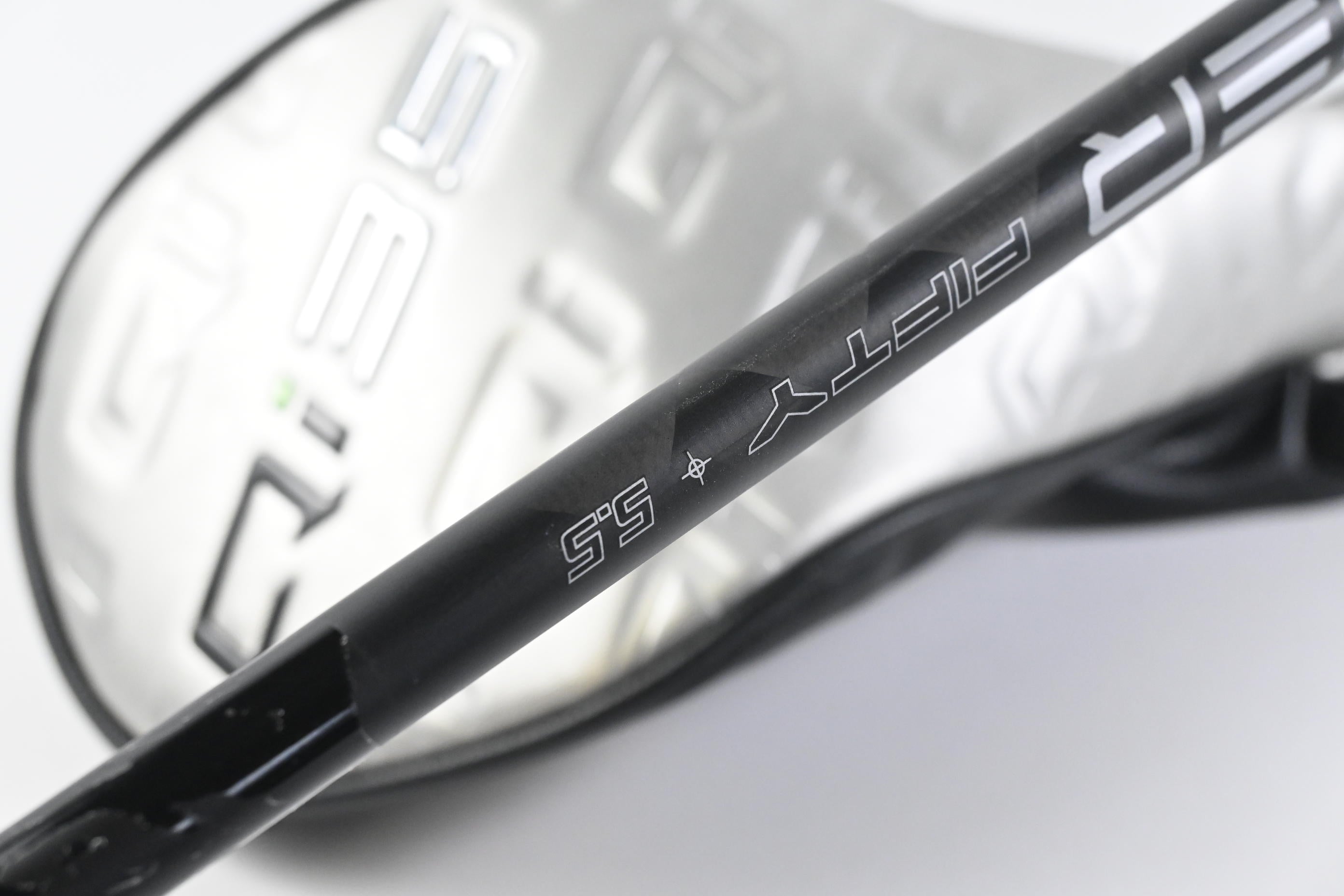Taylormade Qi35 Driver / 10.5 Degree / Regular Flex Project X Cypher 2.0 50