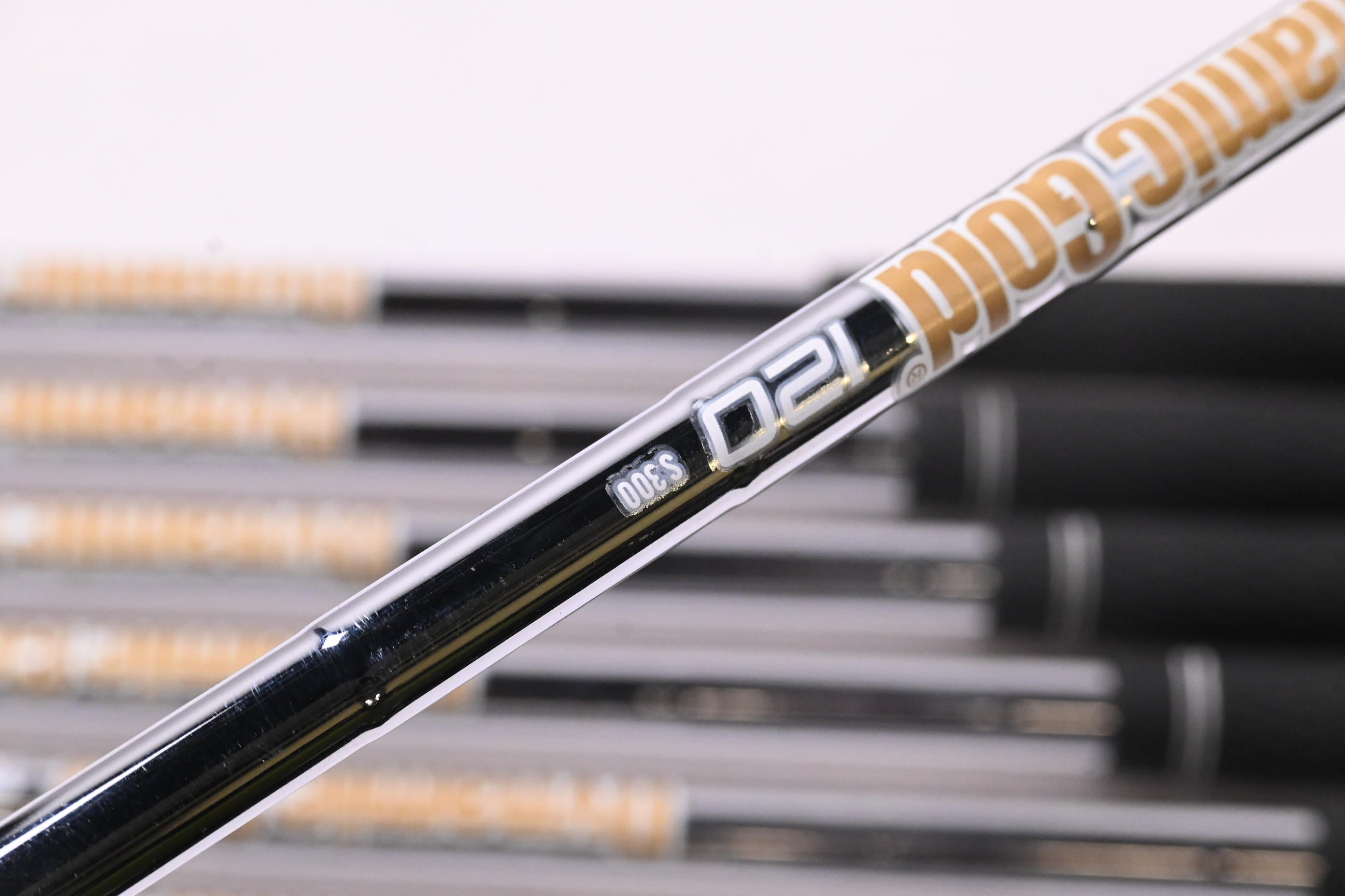 Ping i230 Irons / 4-PW / Black Dot / Stiff Flex Dynamic Gold 120 S300 Shafts