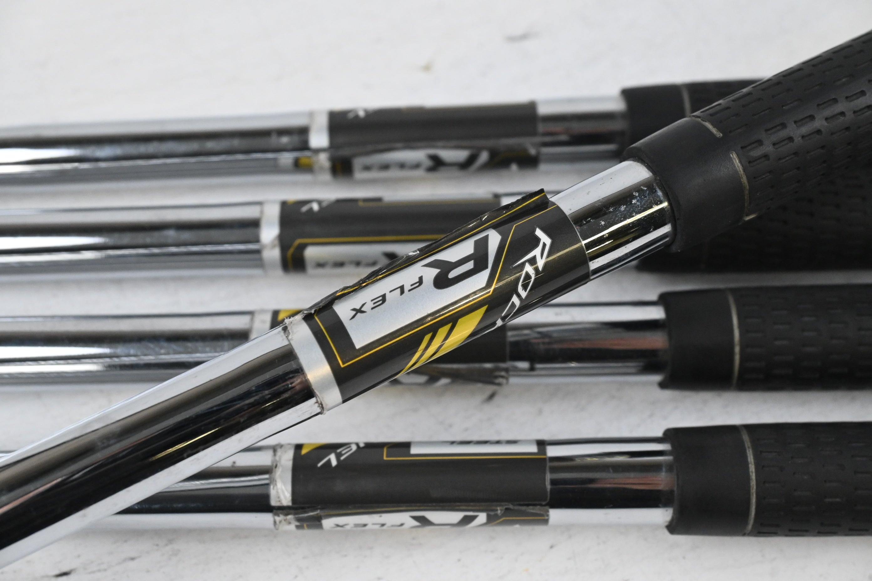 Taylormade Rocketbladez Irons / 5-9i / Regular Flex Rocket Fuel 85 Shafts