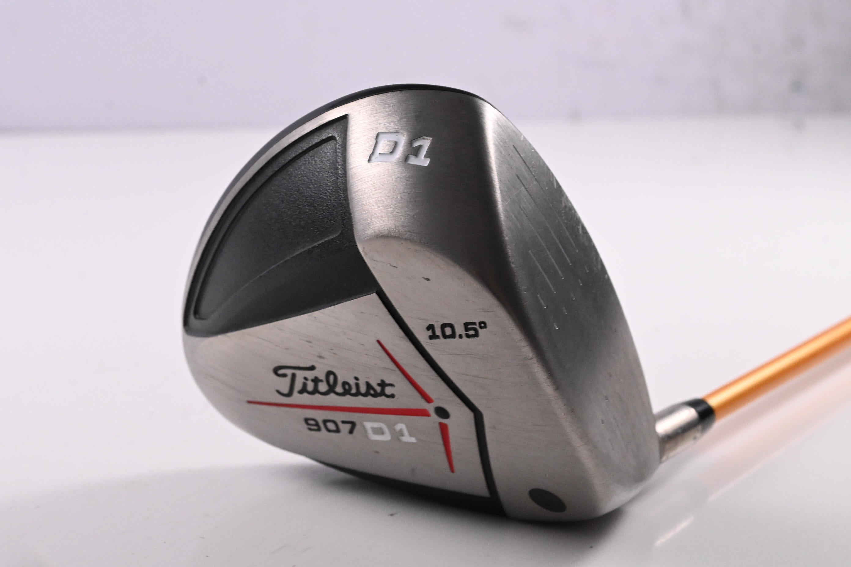 Titleist 907 D1 Driver / 10.5 Degree / Stiff Flex UST Proforce V2 66 Shaft