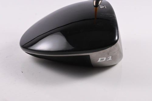 Titleist 907 D1 Driver / 10.5 Degree / Stiff Flex UST Proforce V2 66 Shaft