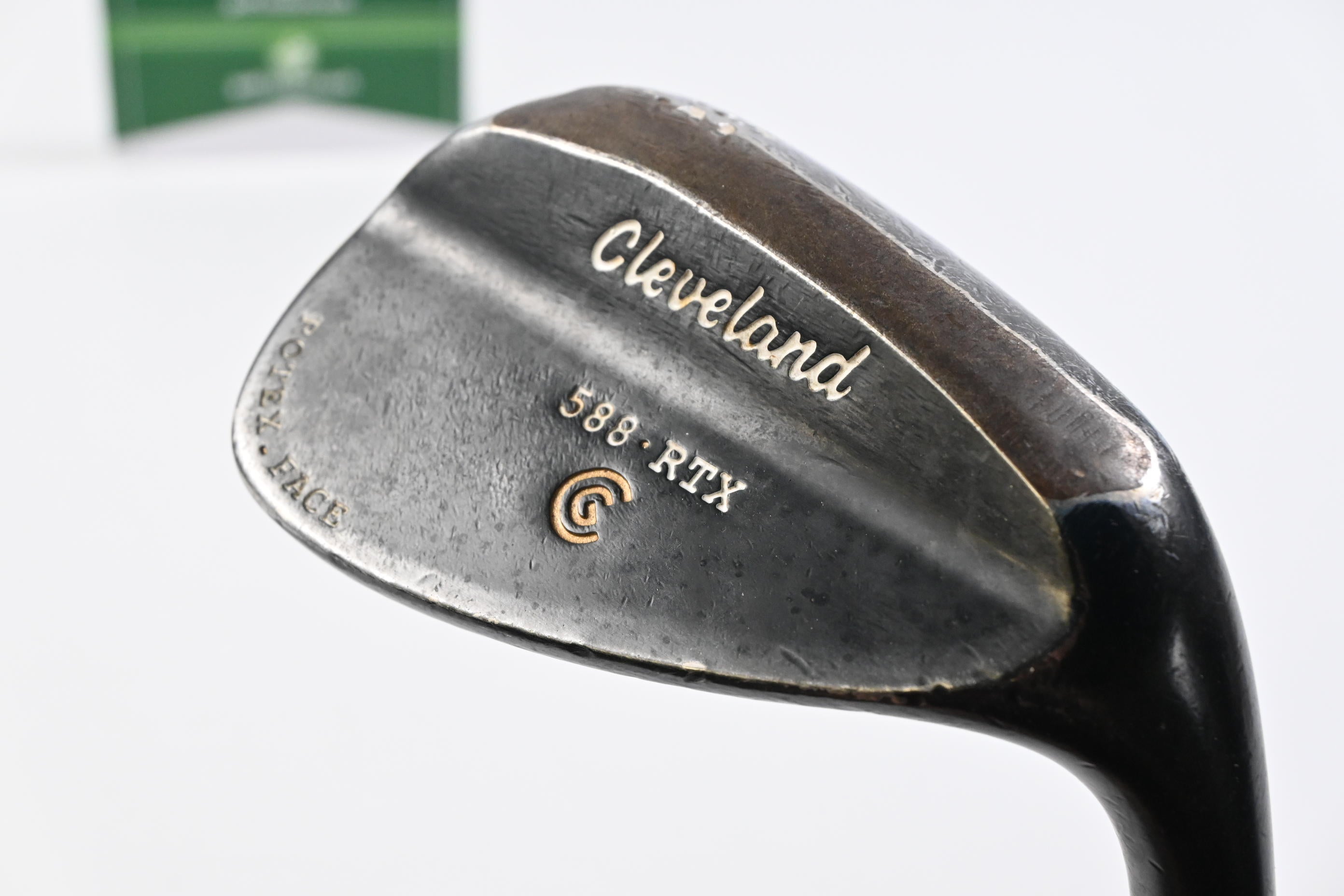 Cleveland 588 RTX Gap Wedge / 52 Degree / Wedge Flex Dynamic Gold Shaft