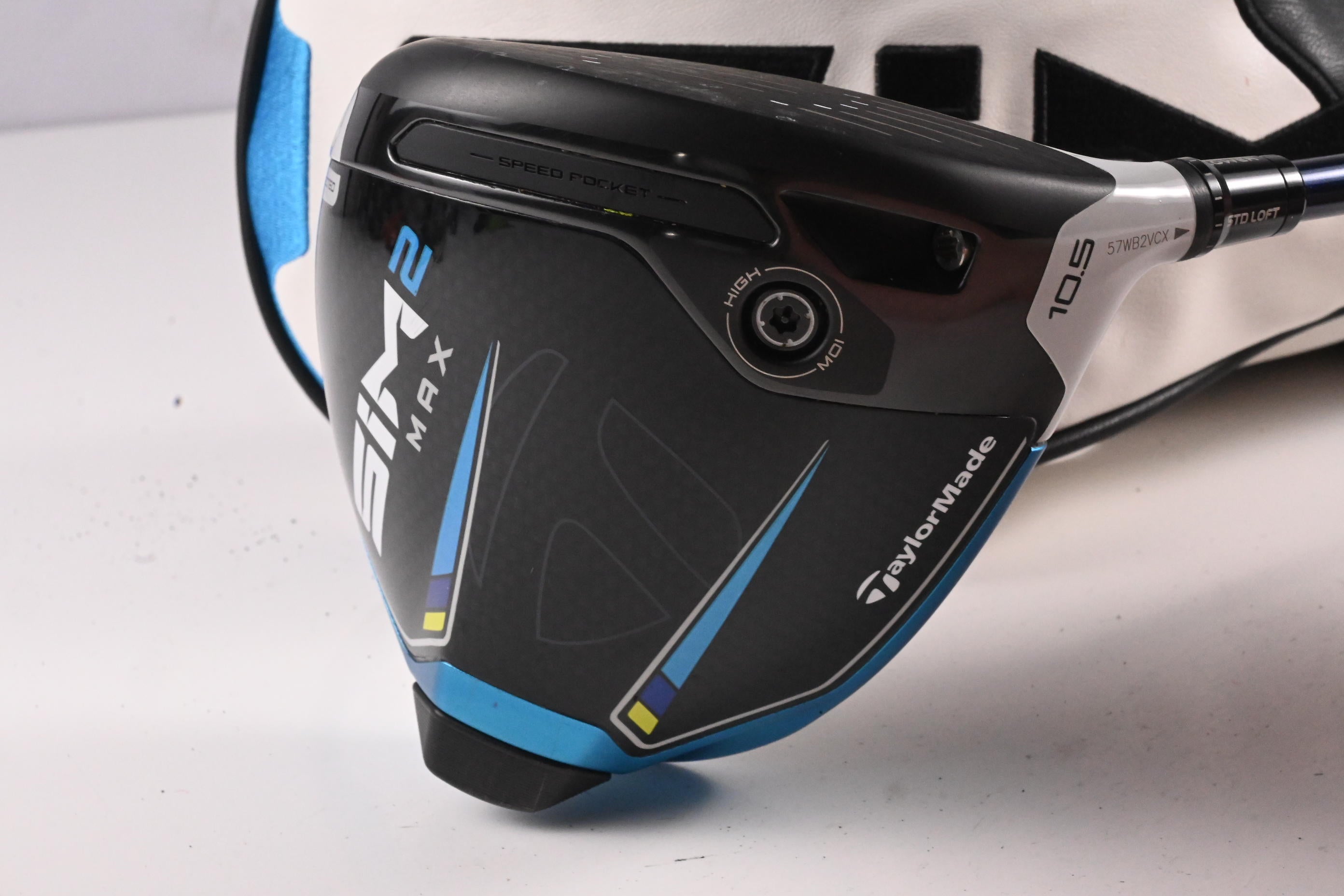Taylormade SIM2 Max Driver / 10.5 Degree / Regular Flex Ventus Blue 5 Shaft