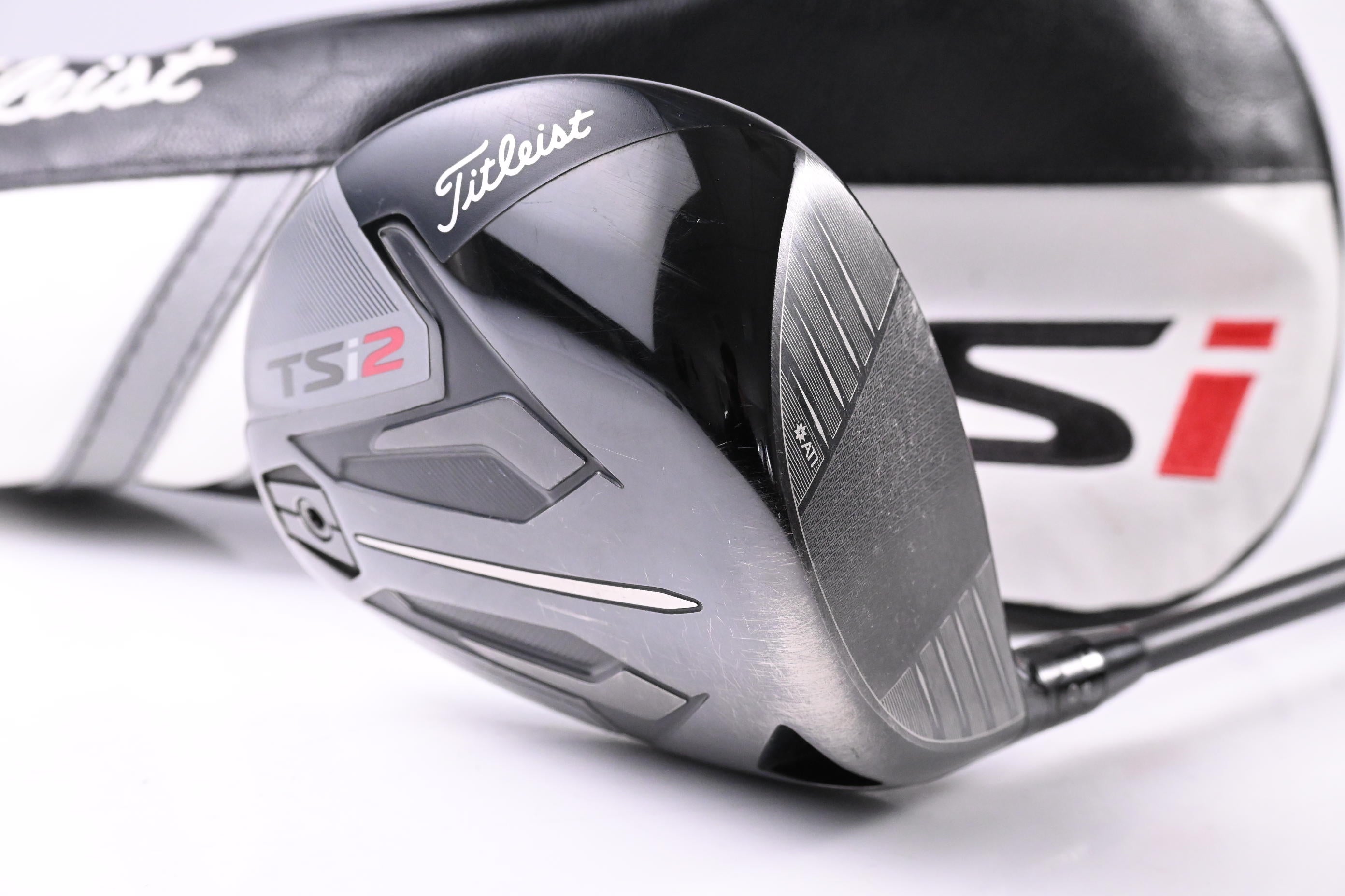 Titleist TSi2 Driver / 9 Degree / Regular Flex Project X HZRDUS CB Red 50 Shaft