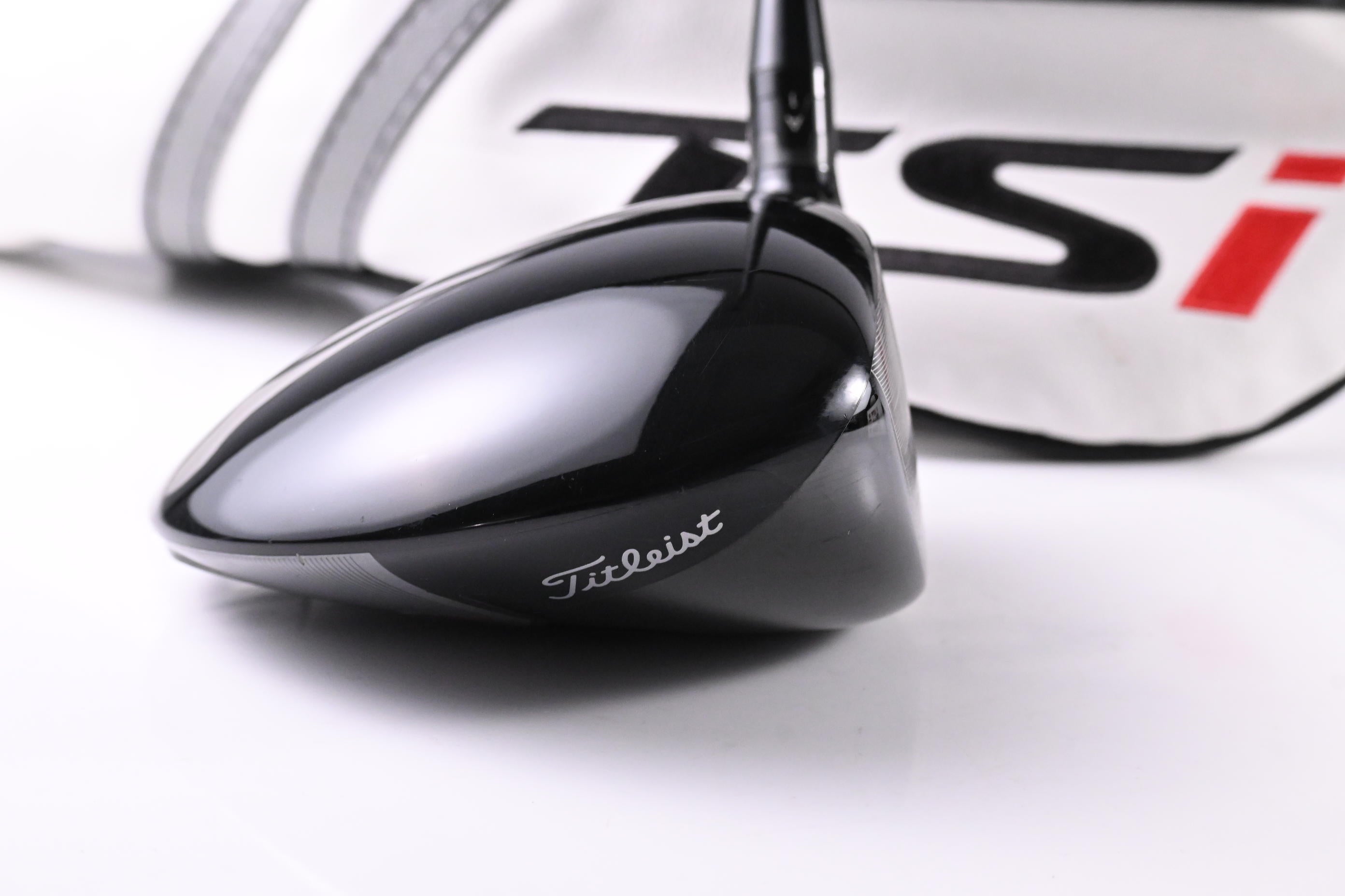 Titleist TSi2 Driver / 9 Degree / Regular Flex Project X HZRDUS CB Red 50 Shaft