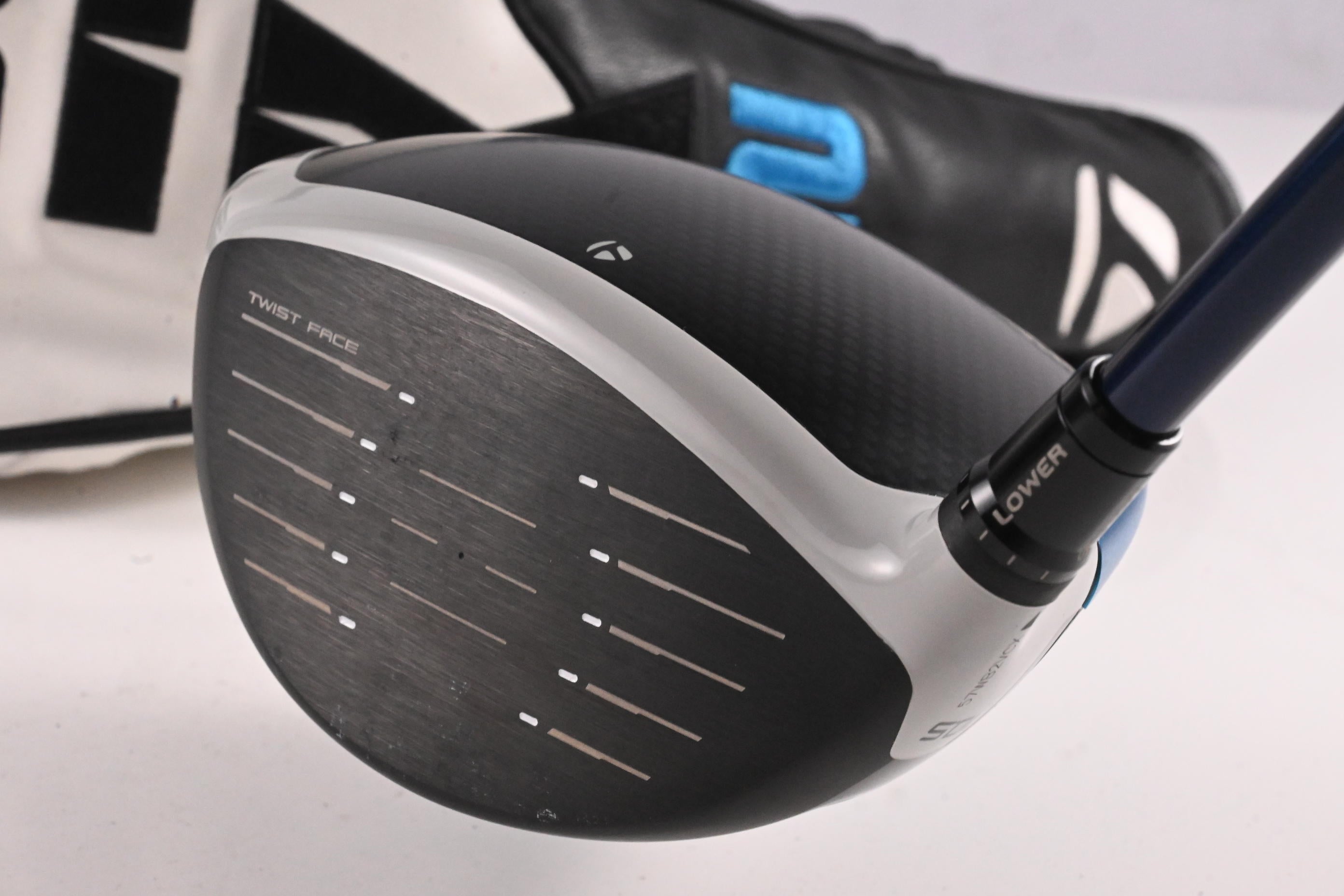Taylormade SIM2 Max Driver / 10.5 Degree / Regular Flex Ventus Blue 5 Shaft