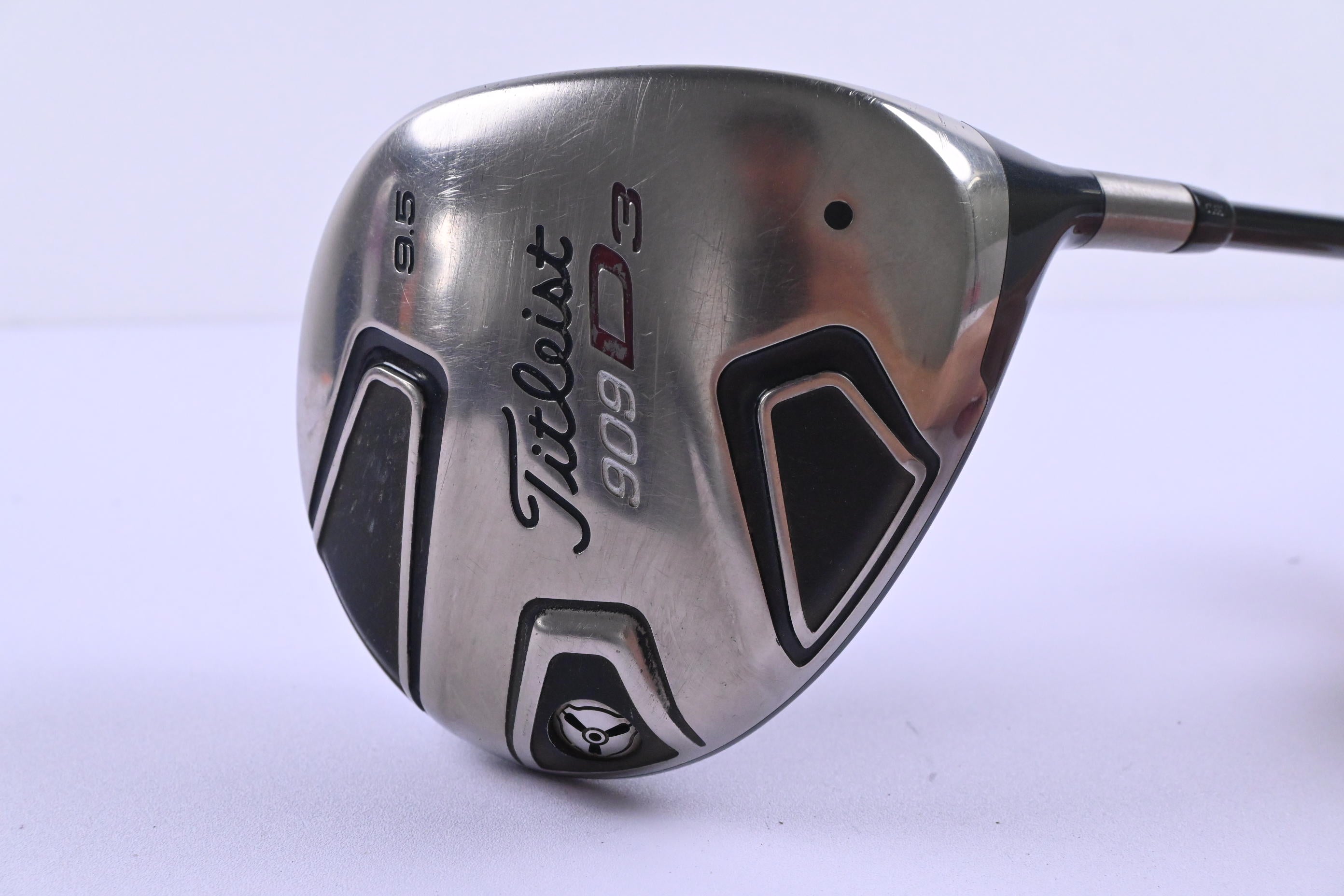 Titleist 909 D3 Driver / 9.5 Degree / Stiff Flex Aldila Voodoo Shaft