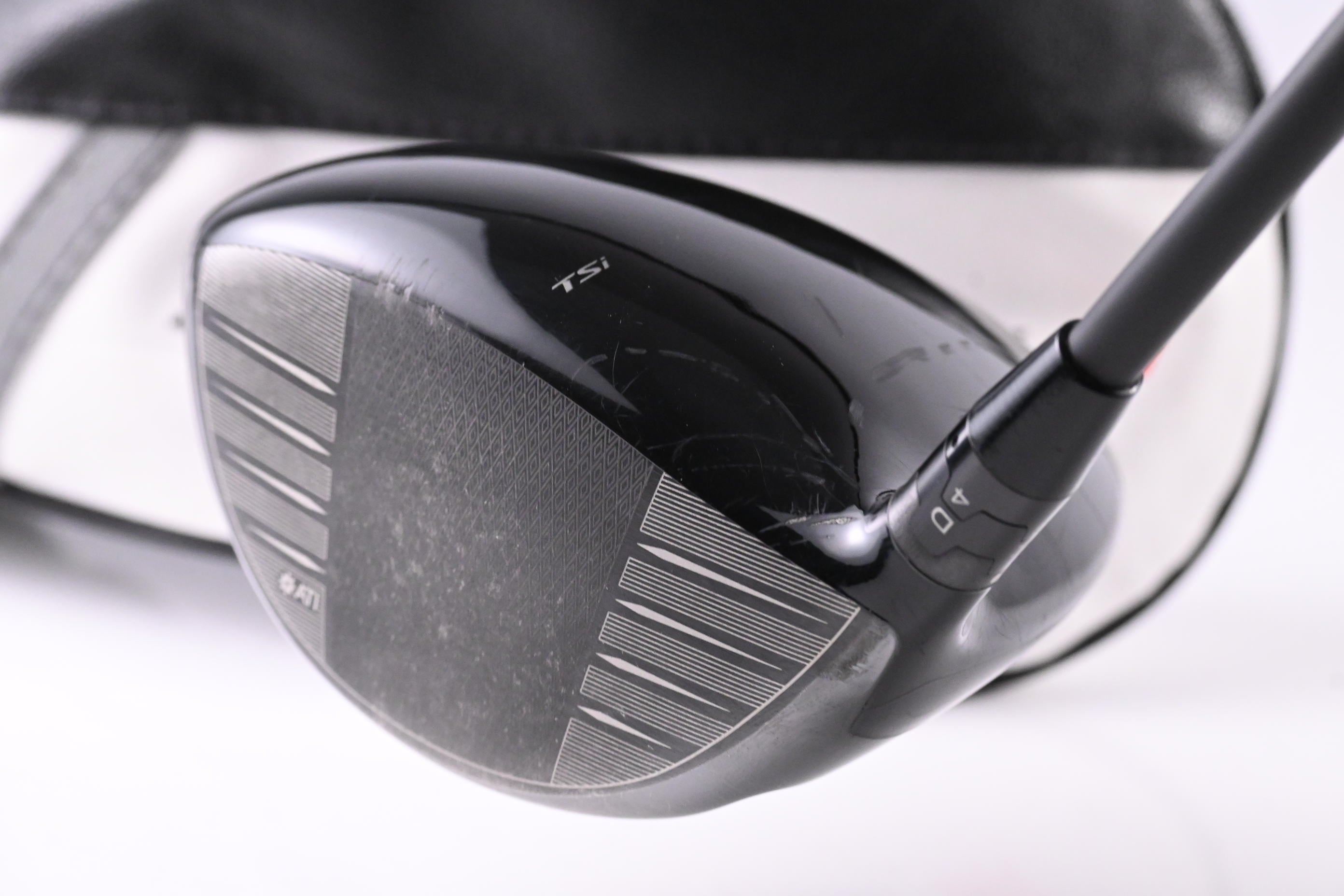 Titleist TSi2 Driver / 9 Degree / Regular Flex Project X HZRDUS CB Red 50 Shaft