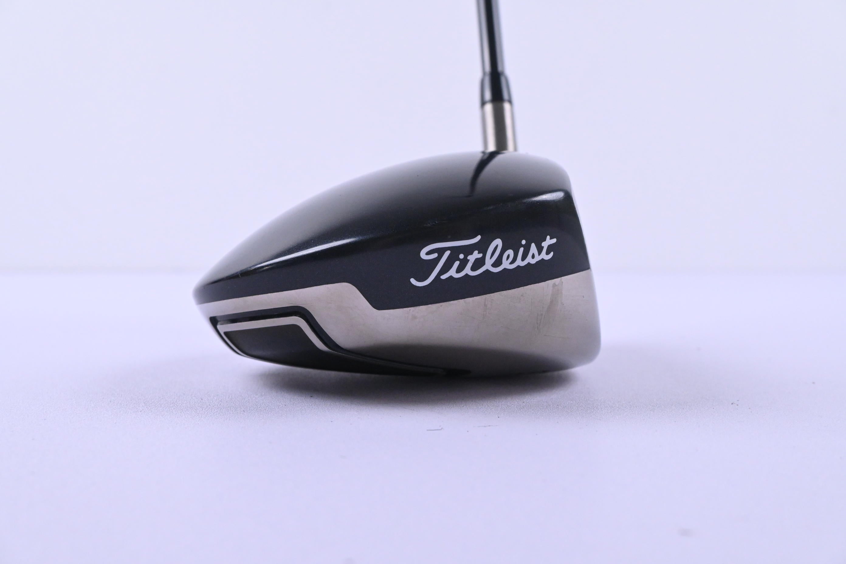 Titleist 909 D3 Driver / 9.5 Degree / Stiff Flex Aldila Voodoo Shaft