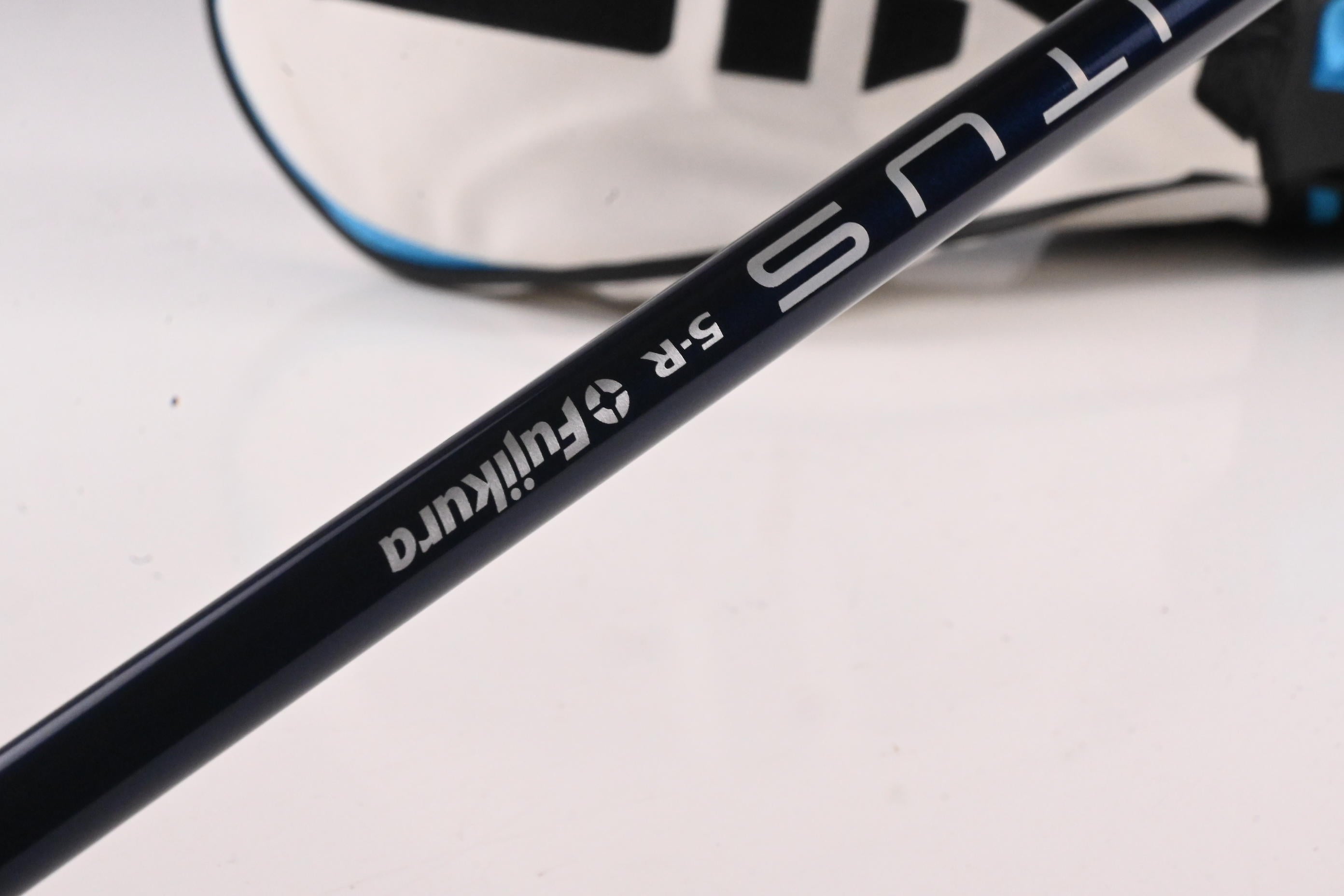 Taylormade SIM2 Max Driver / 10.5 Degree / Regular Flex Ventus Blue 5 Shaft