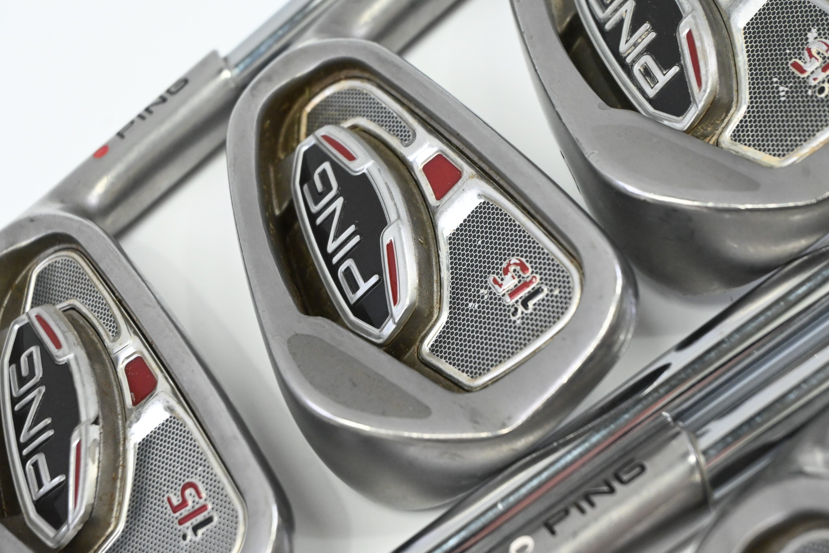 Ping i15 Irons / 4-PW / White Dot / Regular Flex Ping AWT Shafts