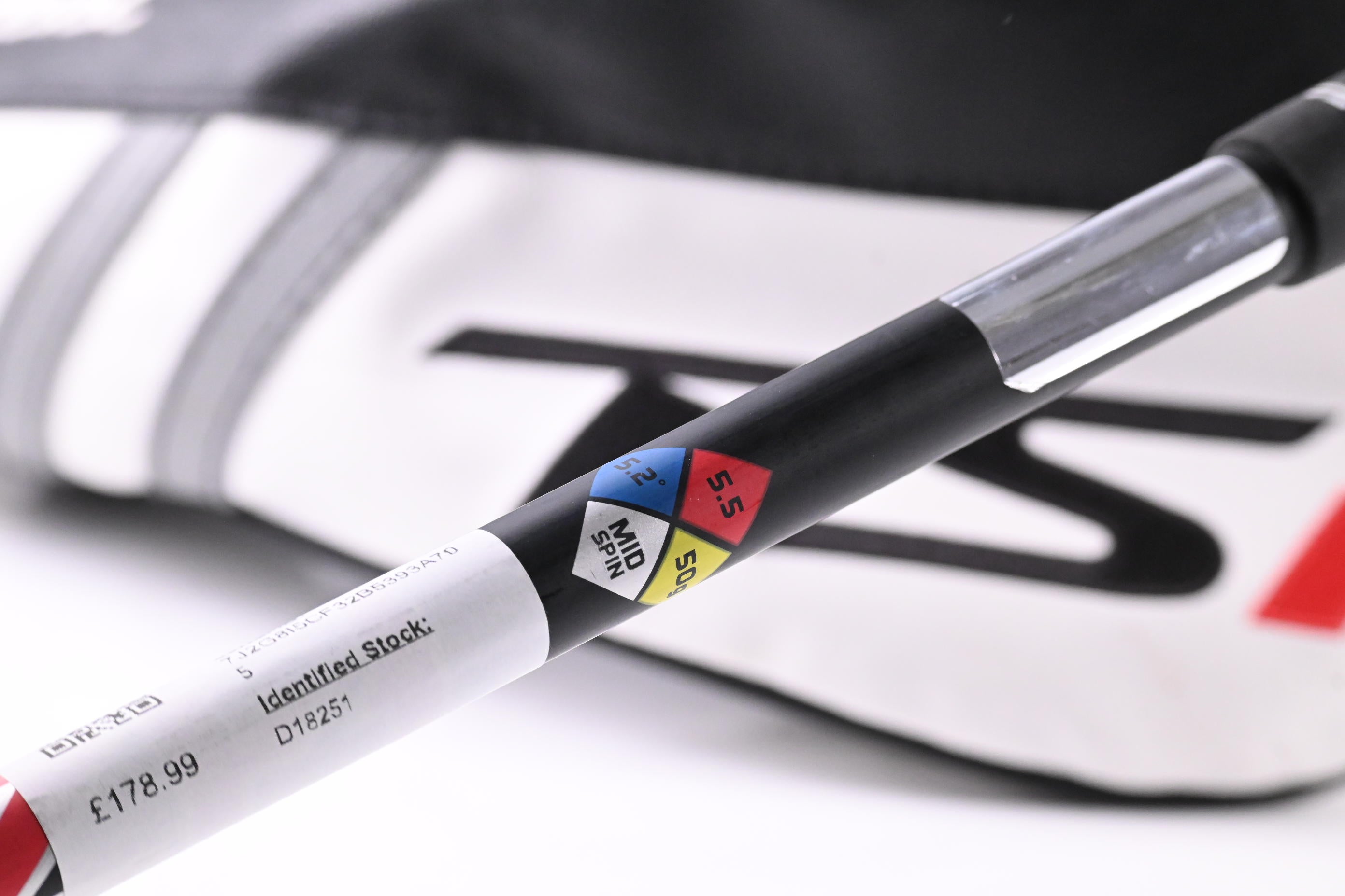 Titleist TSi2 Driver / 9 Degree / Regular Flex Project X HZRDUS CB Red 50 Shaft