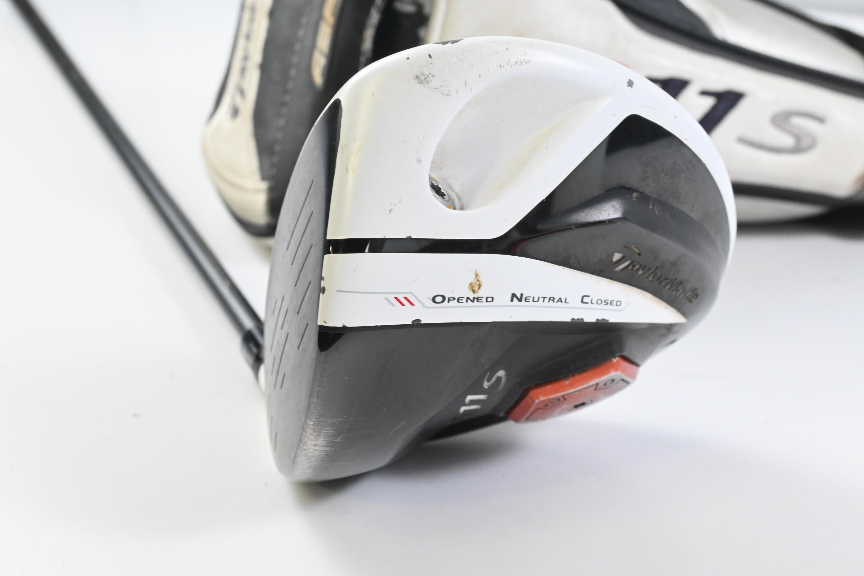 Left Hand Taylormade R11S Driver / 10.5 Degree / Regular Flex Aldila RIP Phenom