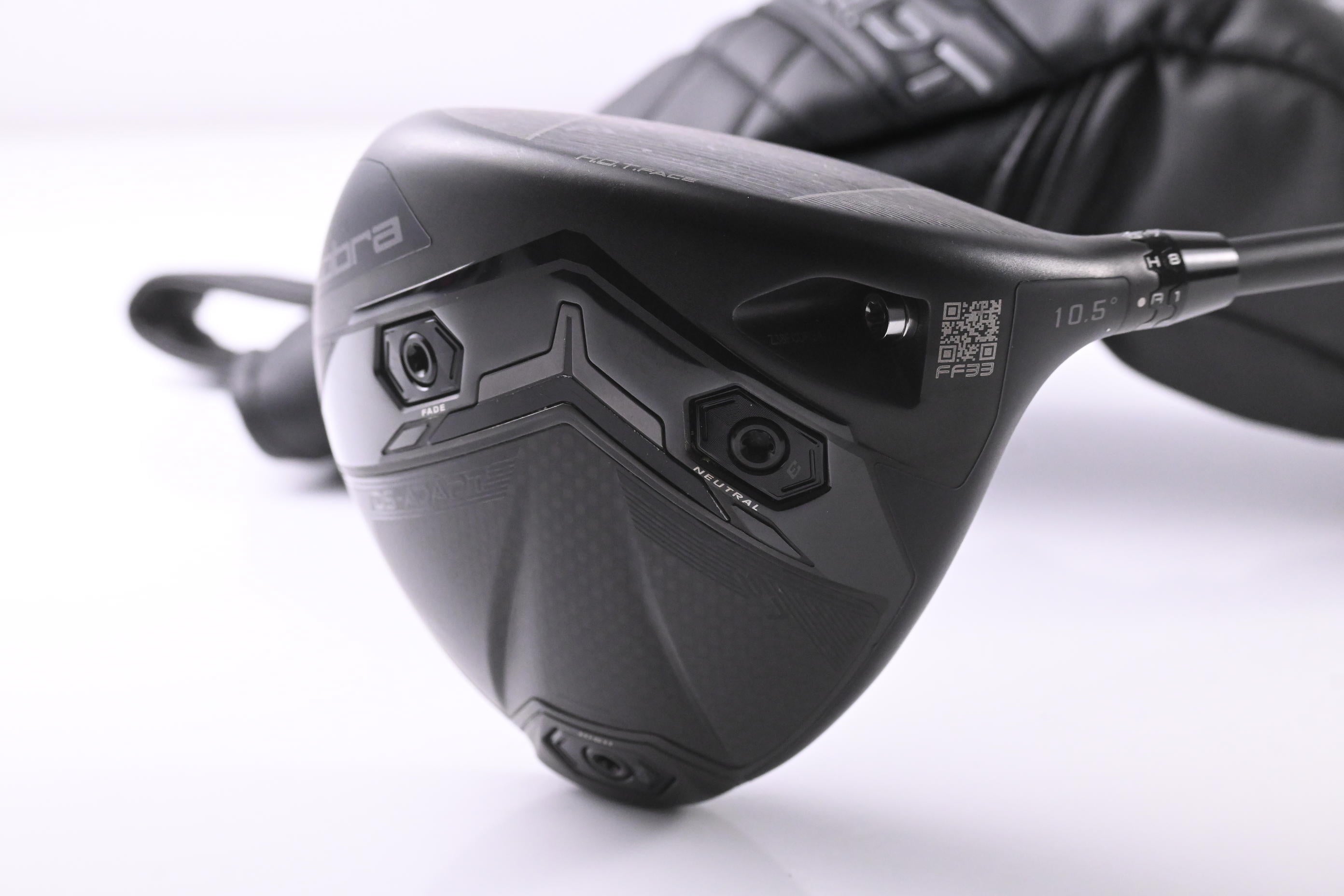 Cobra DS-Adapt LS Driver / 10.5 Degree / Regular Flex Vanquish 4 Shaft