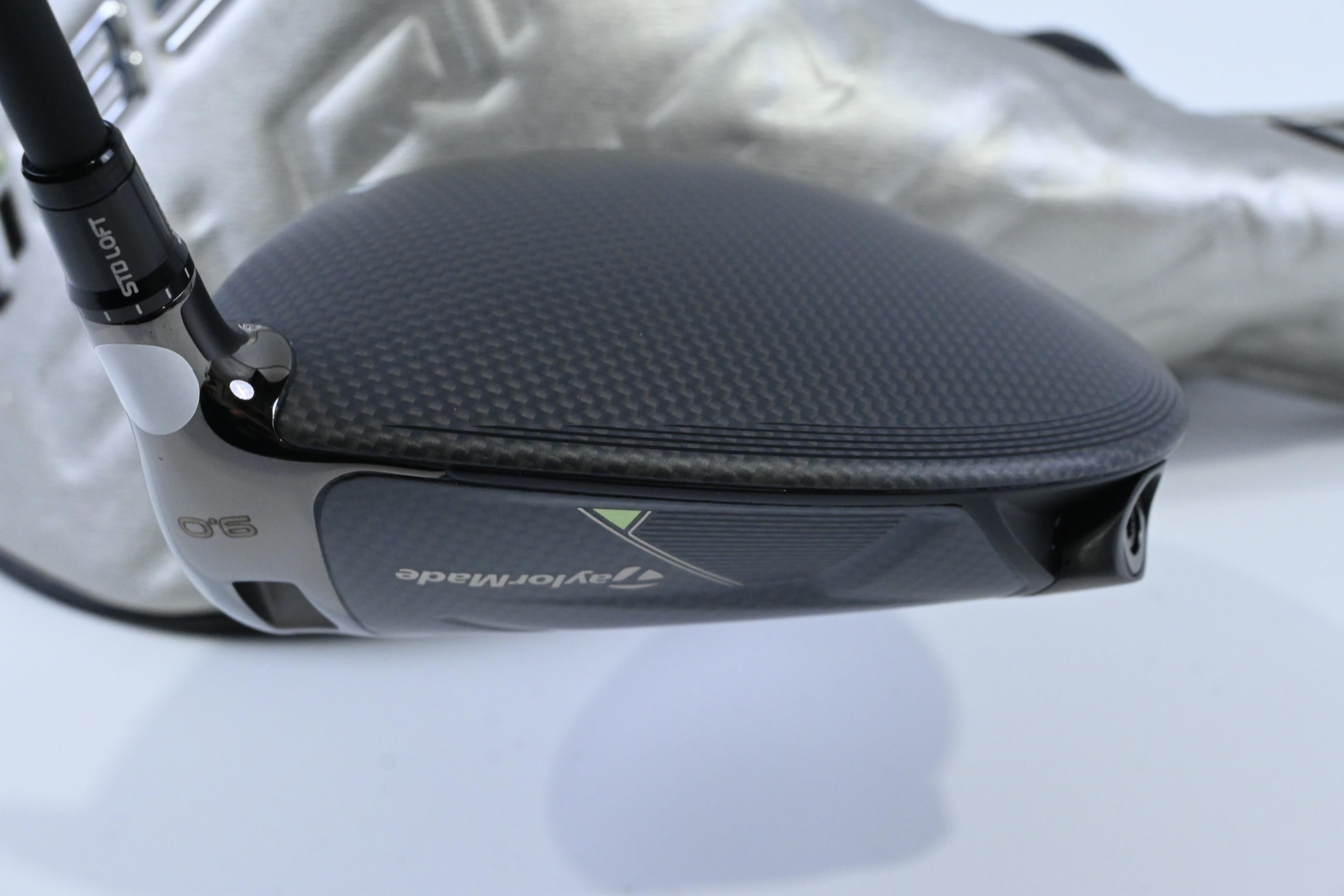 Taylormade Qi35 Driver / 9 Degree / Stiff Flex Kai'li Dark Waves White 60