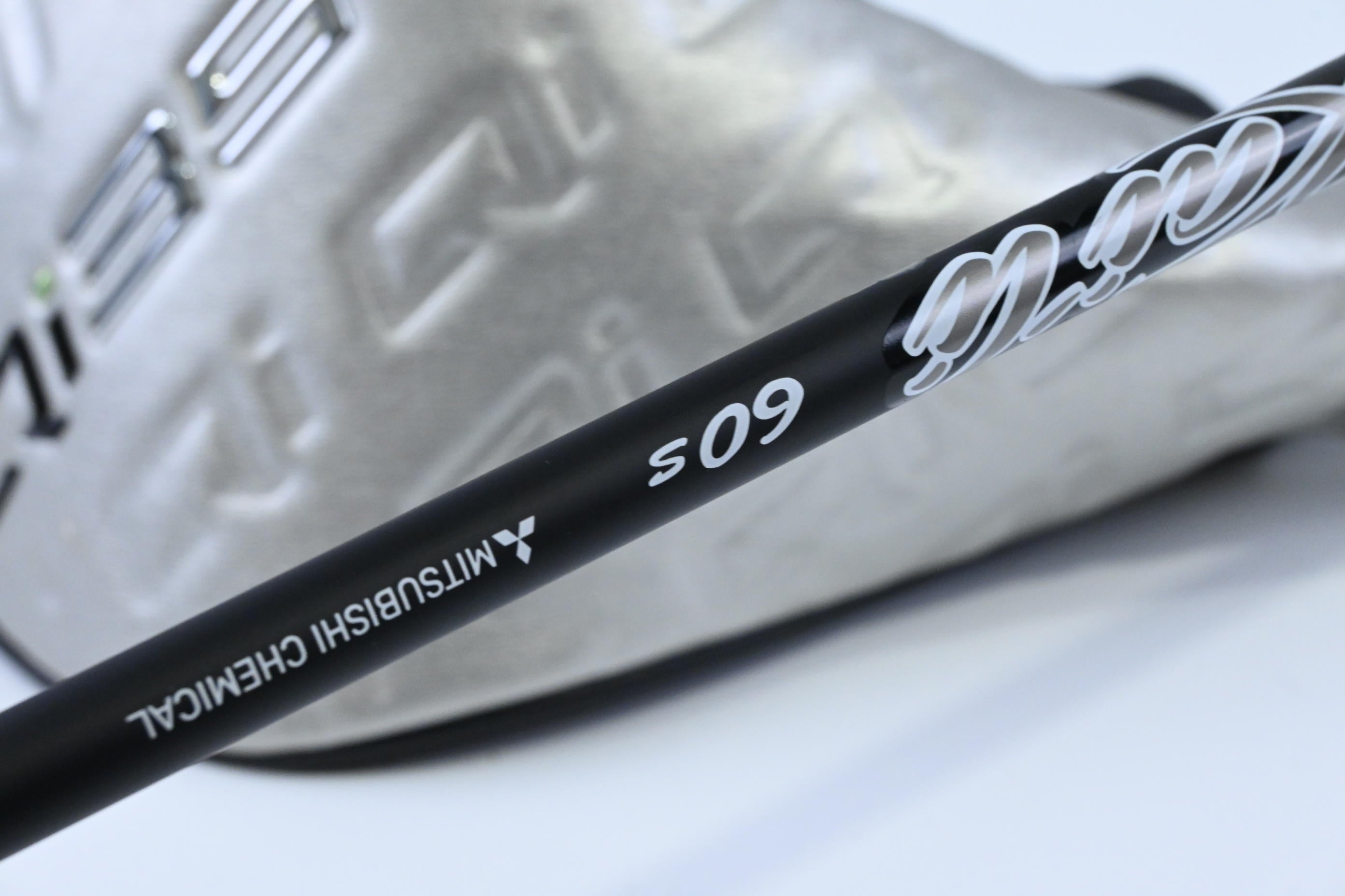 Taylormade Qi35 Driver / 9 Degree / Stiff Flex Kai'li Dark Waves White 60