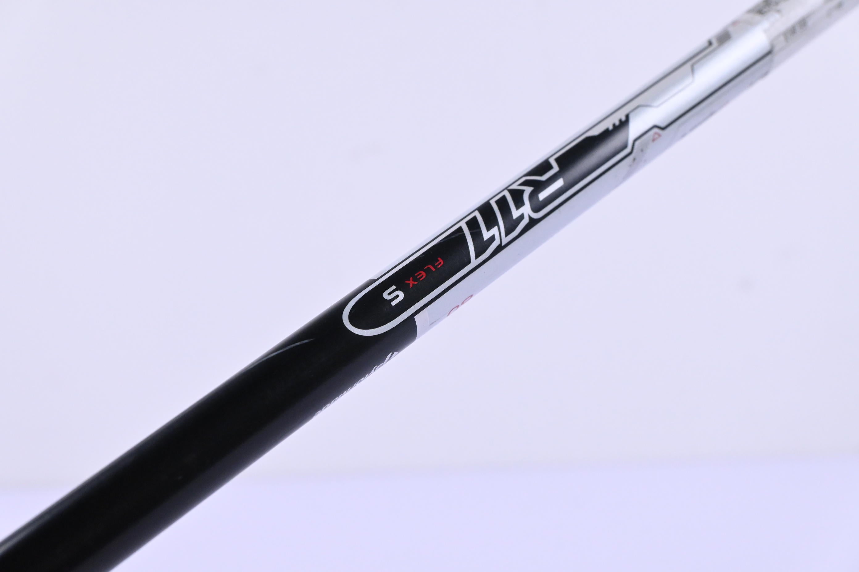 Taylormade R11 Driver / 10.5 Degree / Stiff Flex Fujikura Blur R11 60 Shaft