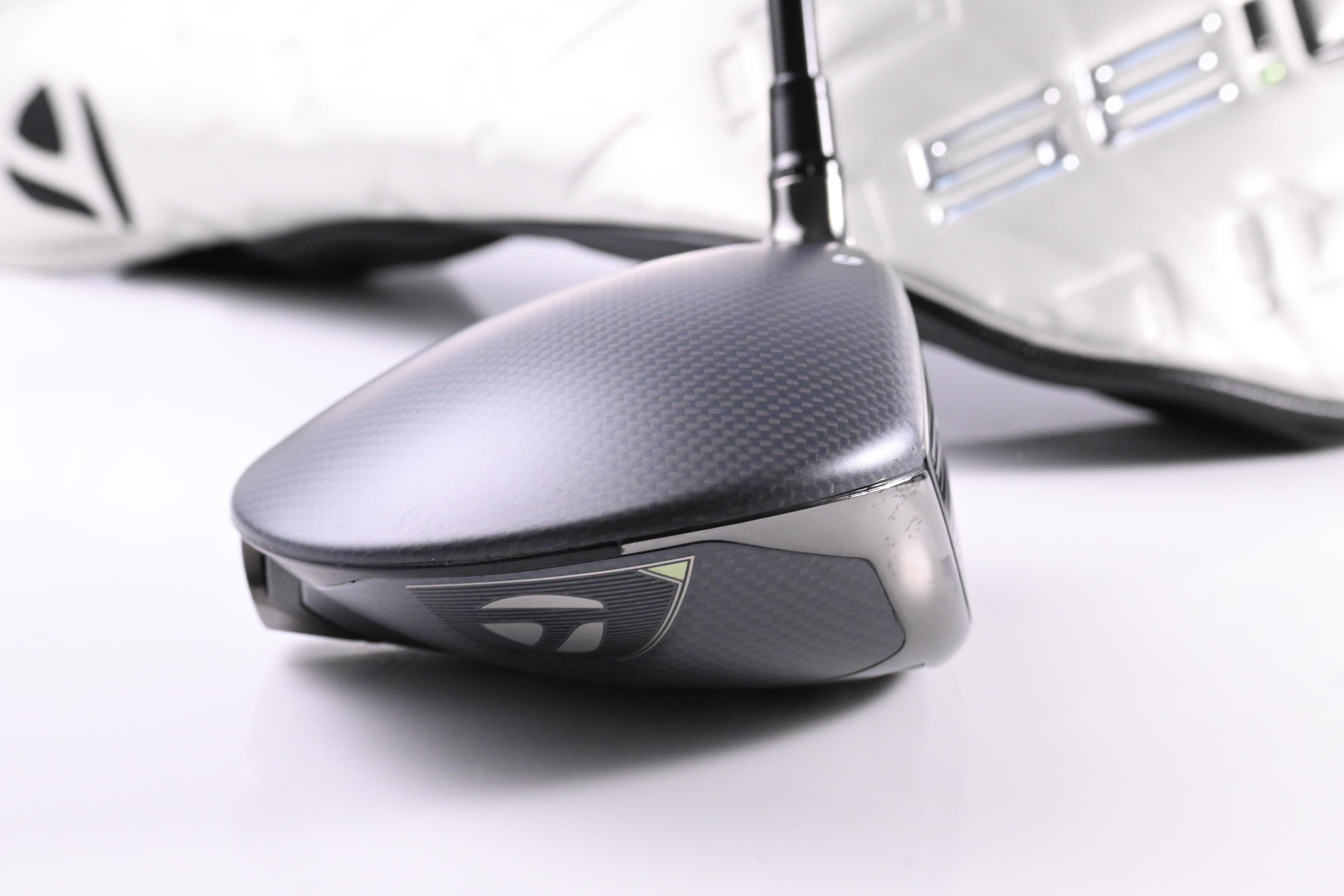Taylormade Qi35 LS Driver / 9 Degree / Regular Flex HZRDUS Smoke RDX Red 60