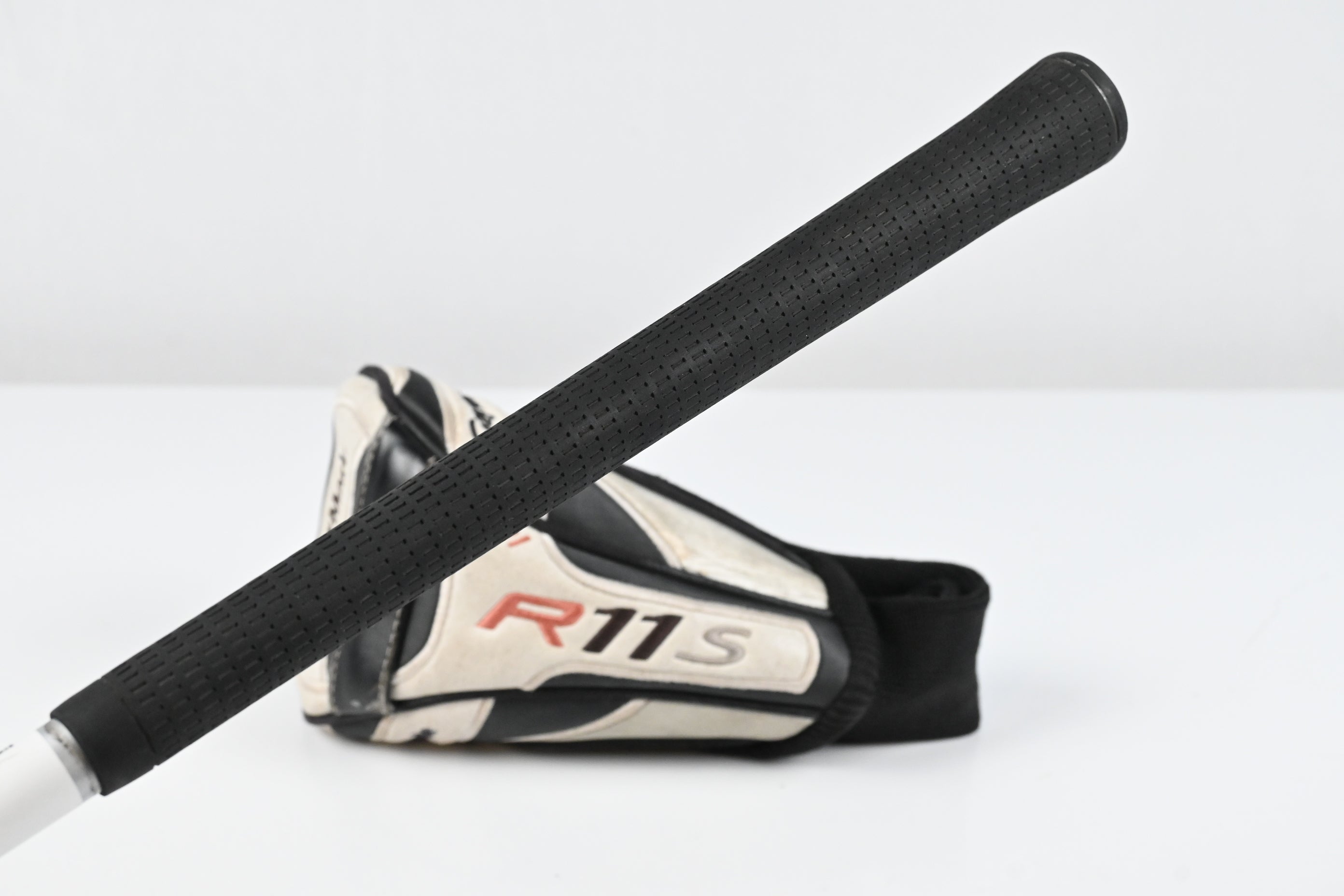 Taylormade R11S #3 Wood / 15.5 Degree / Stiff Flex Aldila RIP Phenom 70 Shaft