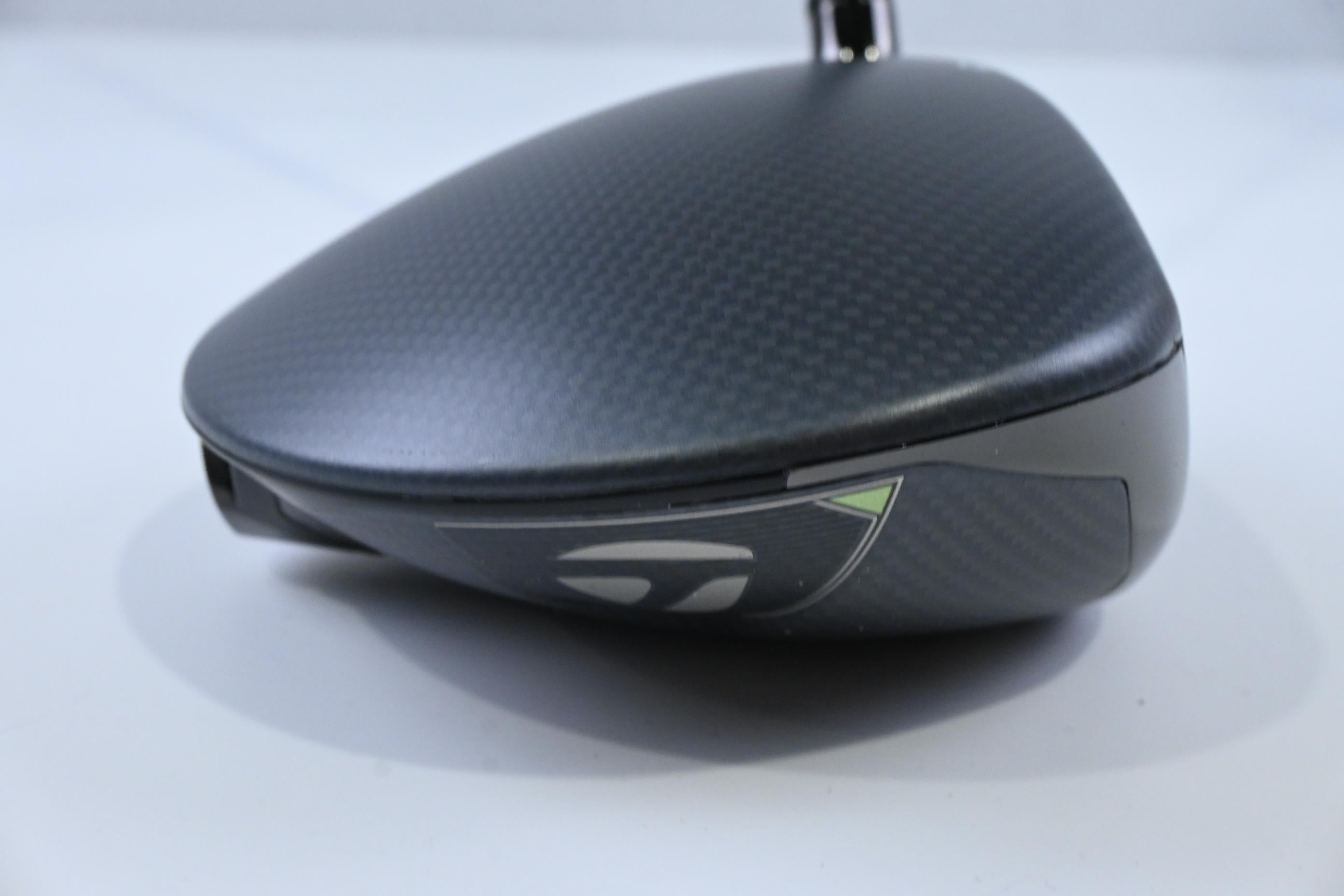 Taylormade Qi35 LS Driver / 10.5 Degree / Stiff Flex Kai'li Dark Waves Whtie 60
