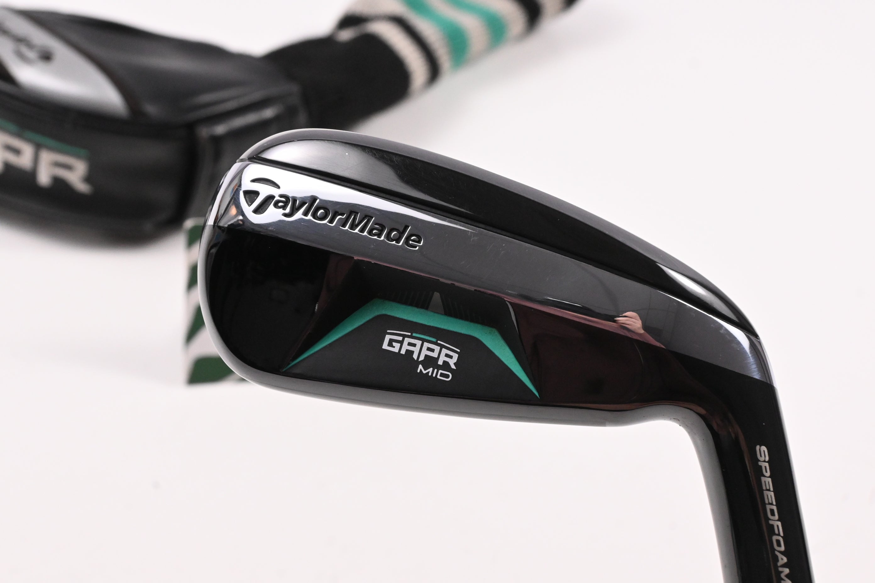 Taylormade GAPR Mid #3 Hybrid / 18 Degree / Stiff Flex KBS Hybrid 80 Shaft