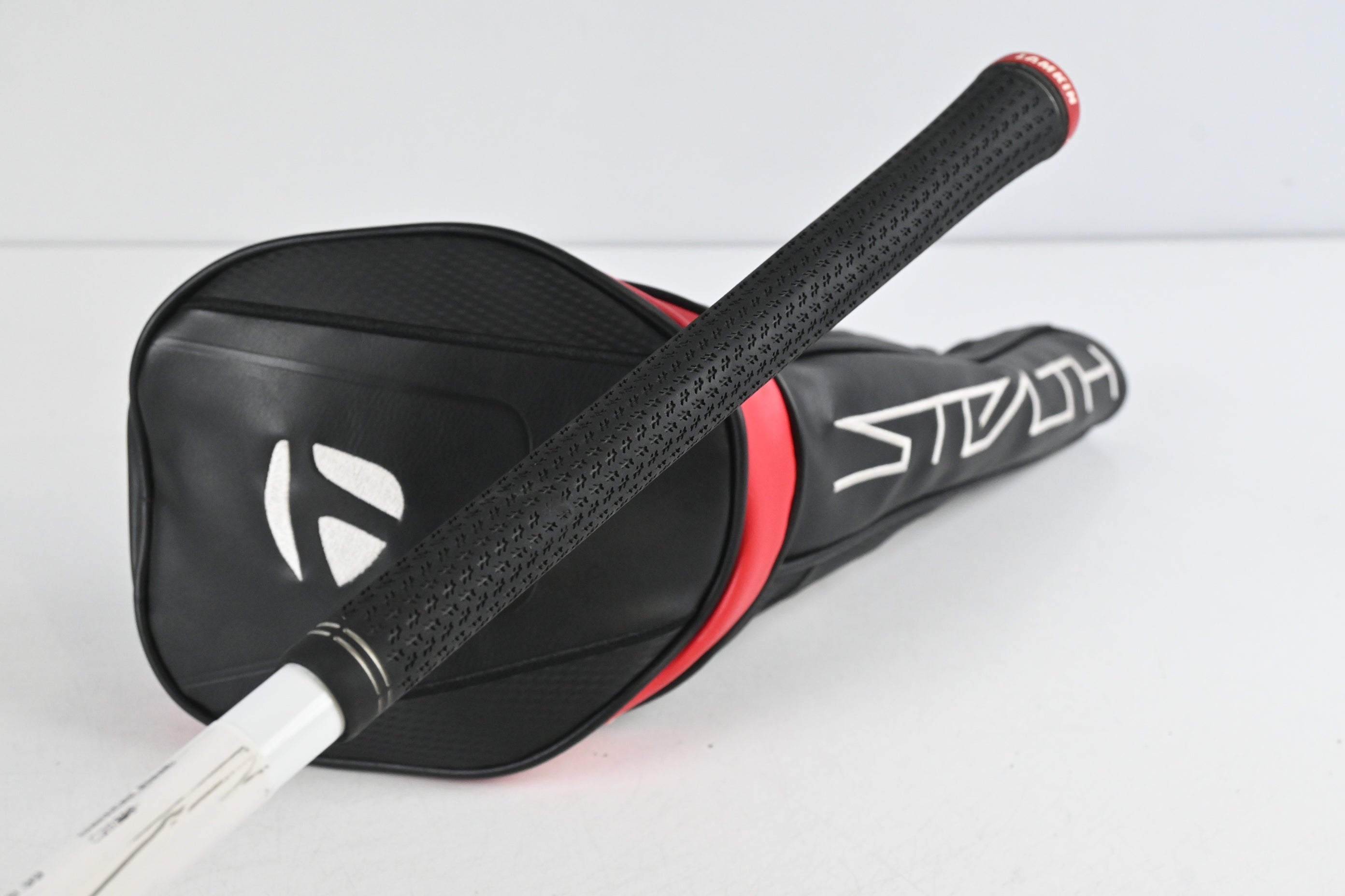 Taylormade Stealth HD Driver / 9 Degree / Regular Flex Fujikura Airspeeder 45