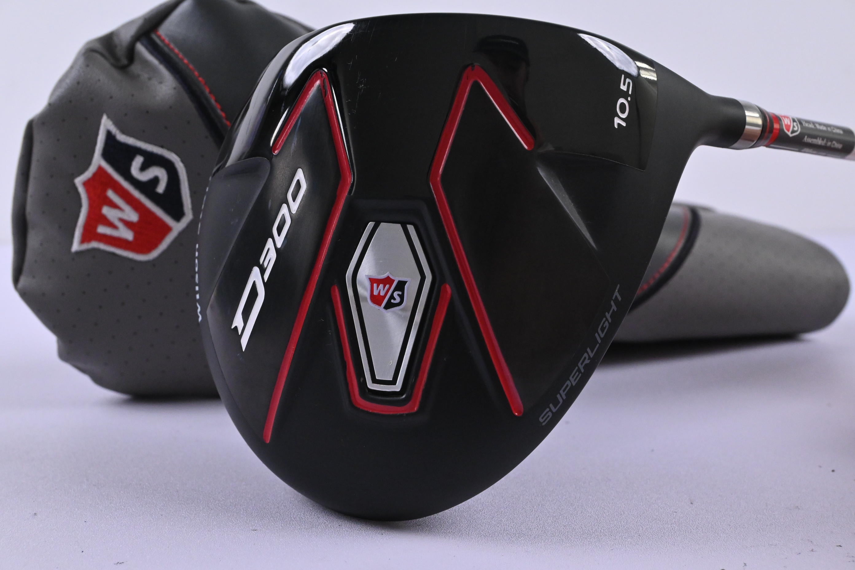 Wilson D300 SL Driver / 10.5 Degree / Regular Flex D300 Superlight Shaft