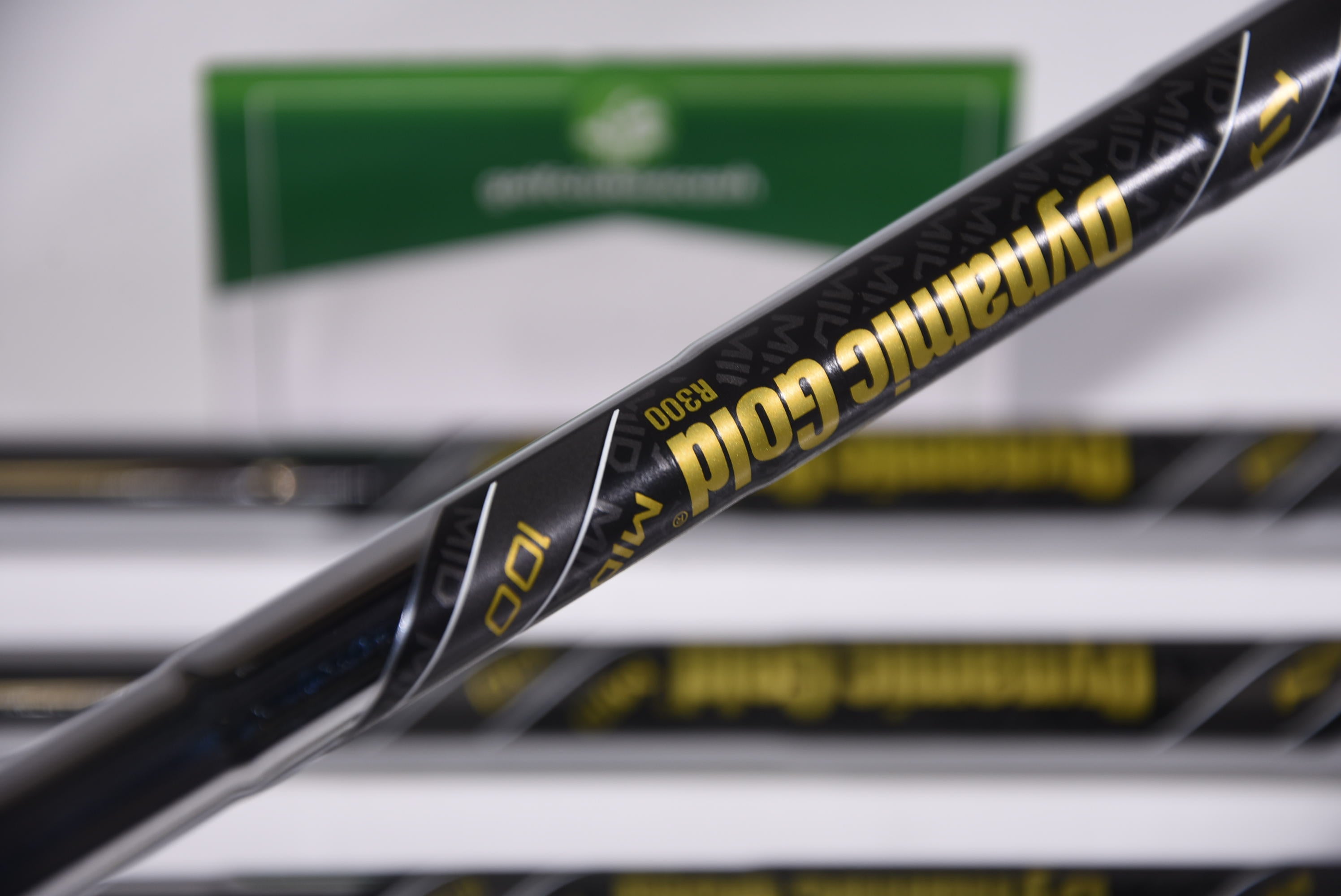 Ping G730 Irons / 6-PW+GW+SW / White Dot / Regular Flex Dynamic Gold MID 100