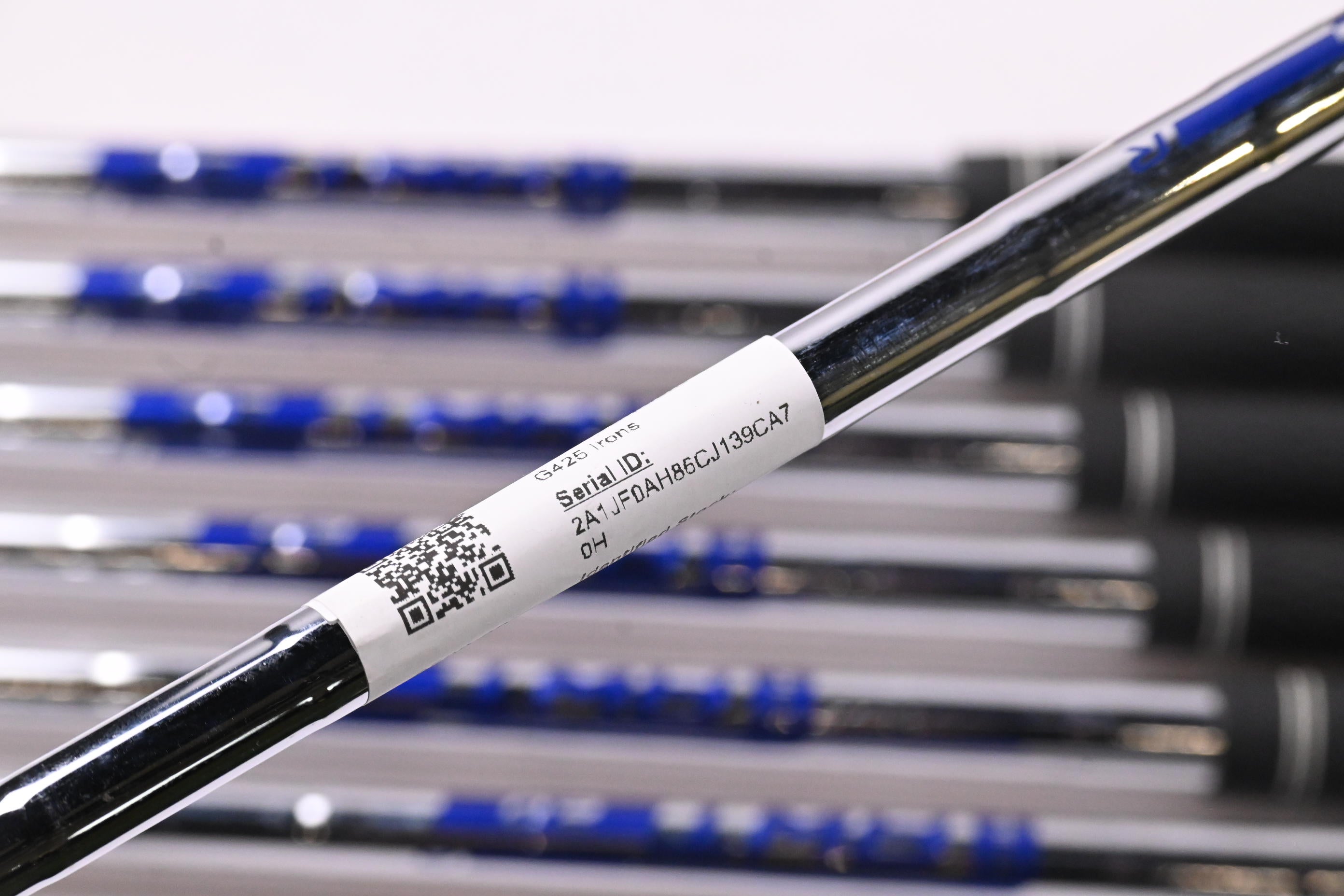 Ping G425 Irons / 5-PW+SW / Black Dot / Regular Flex Ping AWT 2.0 Shafts