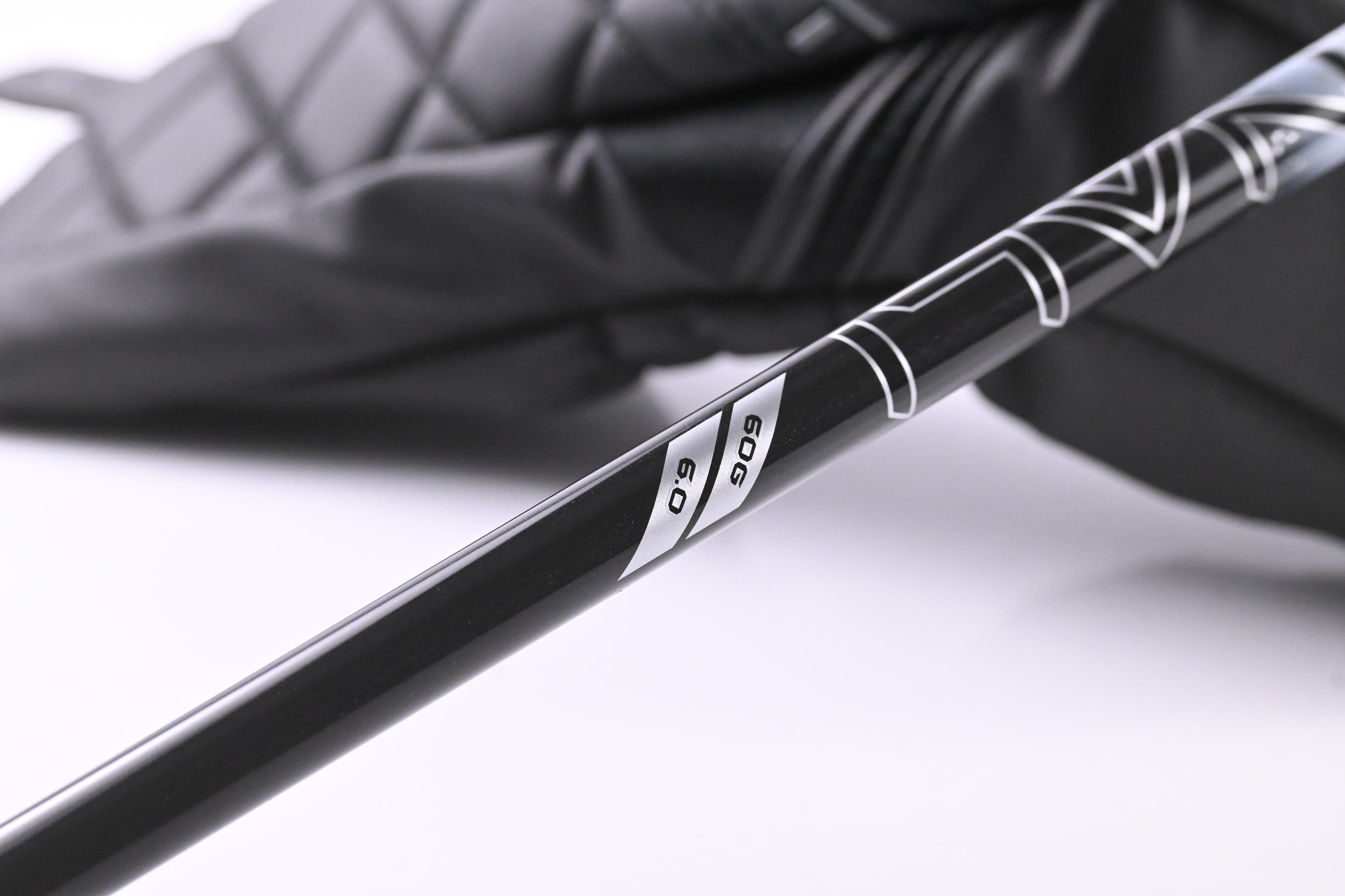 Cobra DS-Adapt LS Driver / 10.5 Degree / Stiff Flex Denali Black 60 Shaft