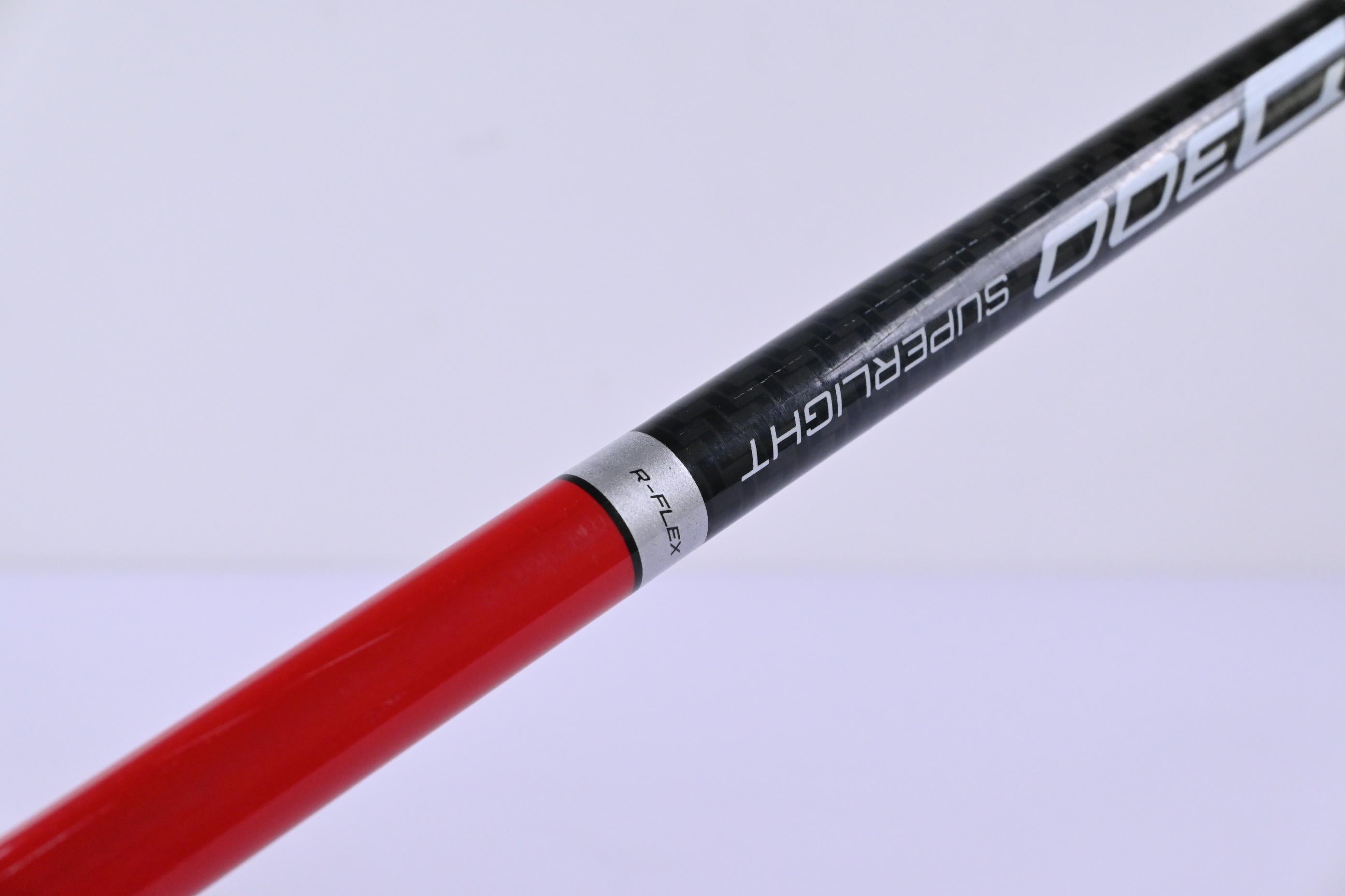 Wilson D300 SL Driver / 10.5 Degree / Regular Flex D300 Superlight Shaft