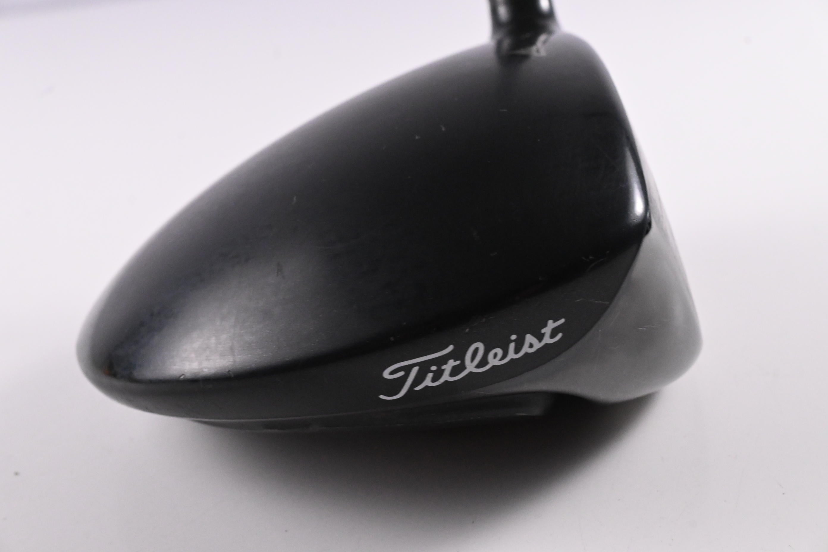 Titleist 915 D2 Driver / 9.5 Degree / Stiff Flex HZRDUS Smoke Black RDX 60 Shaft