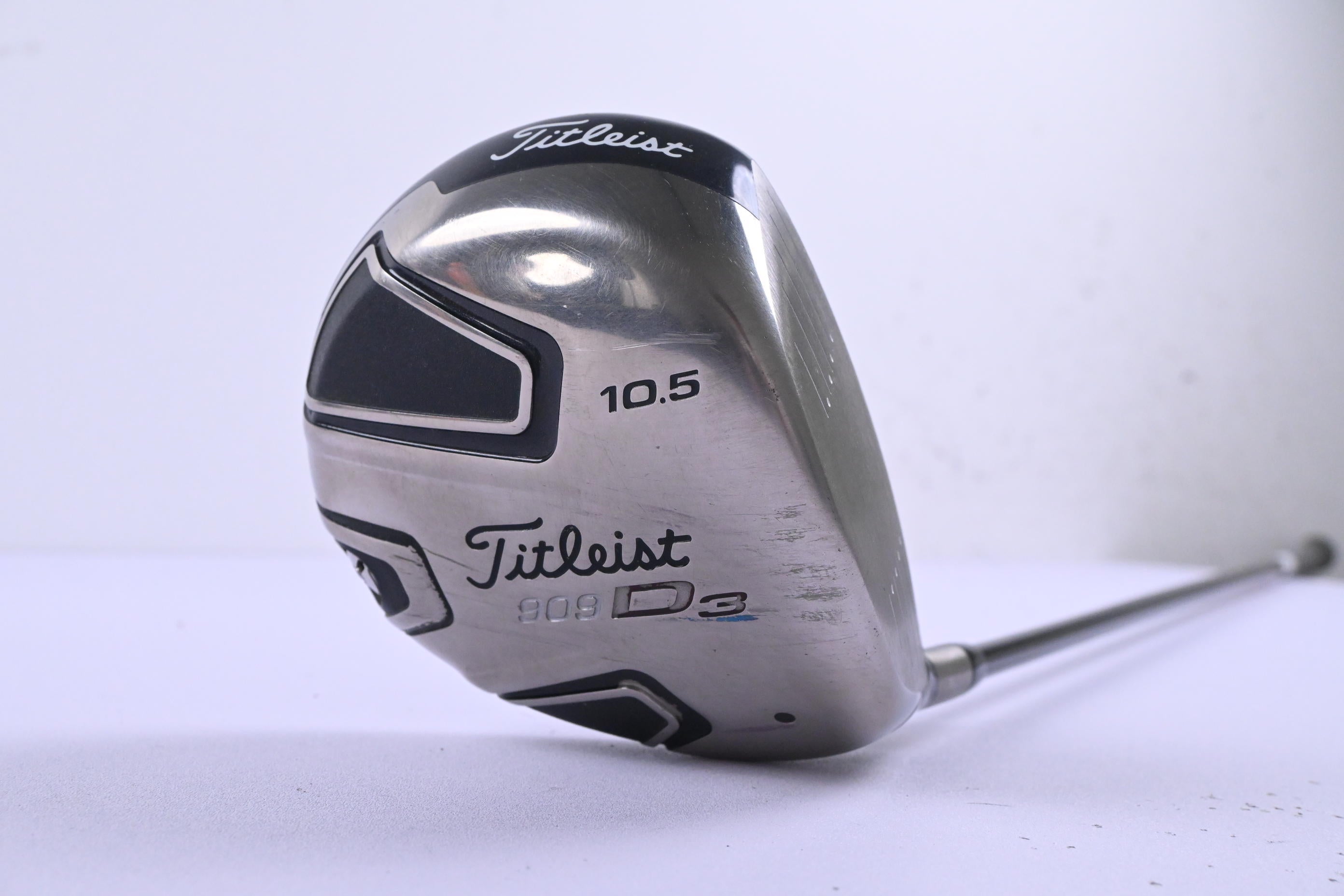 Titleist 909 D3 Driver / 10.5 Degree / Stiff Flex Aldila Voodoo Shaft