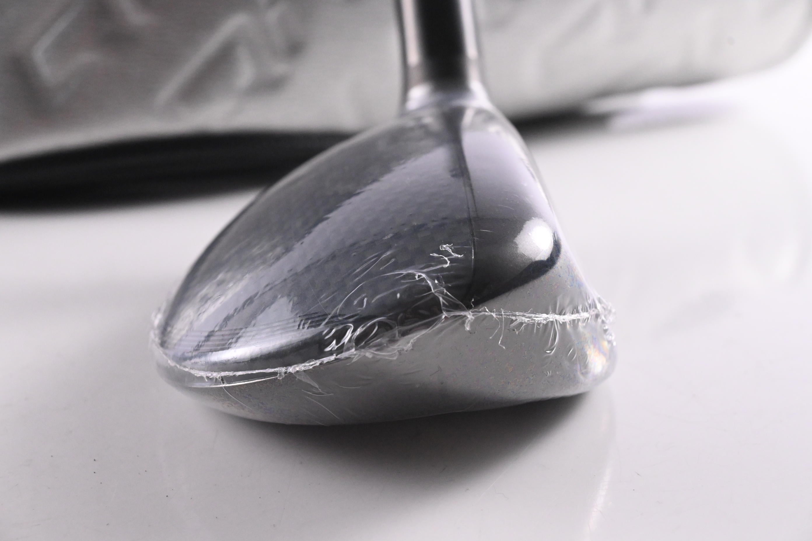 Taylormade Qi35 #4 Hybrid / 22 Degree / Regular Flex Fujikura Ventus Blue 6
