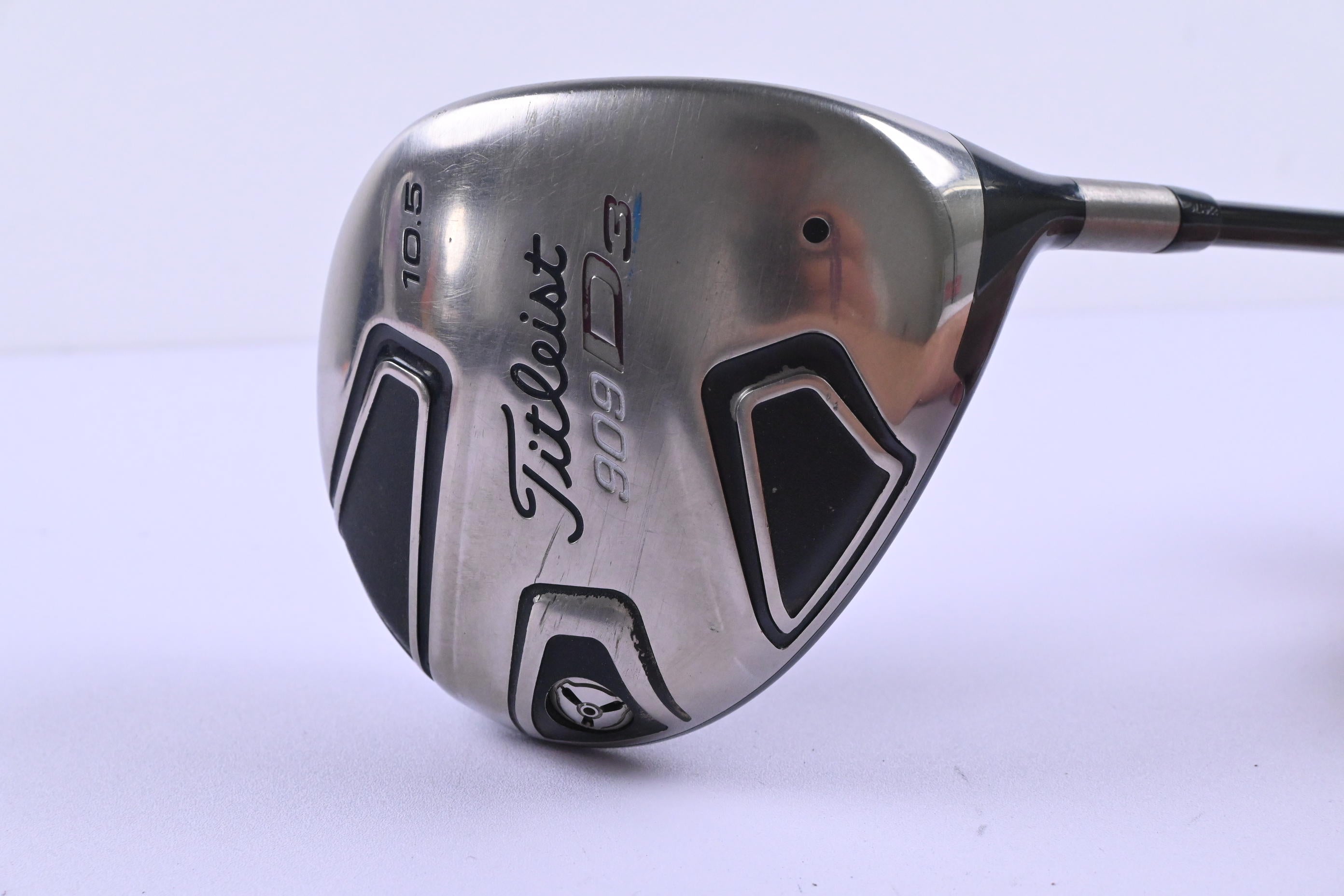 Titleist 909 D3 Driver / 10.5 Degree / Stiff Flex Aldila Voodoo Shaft