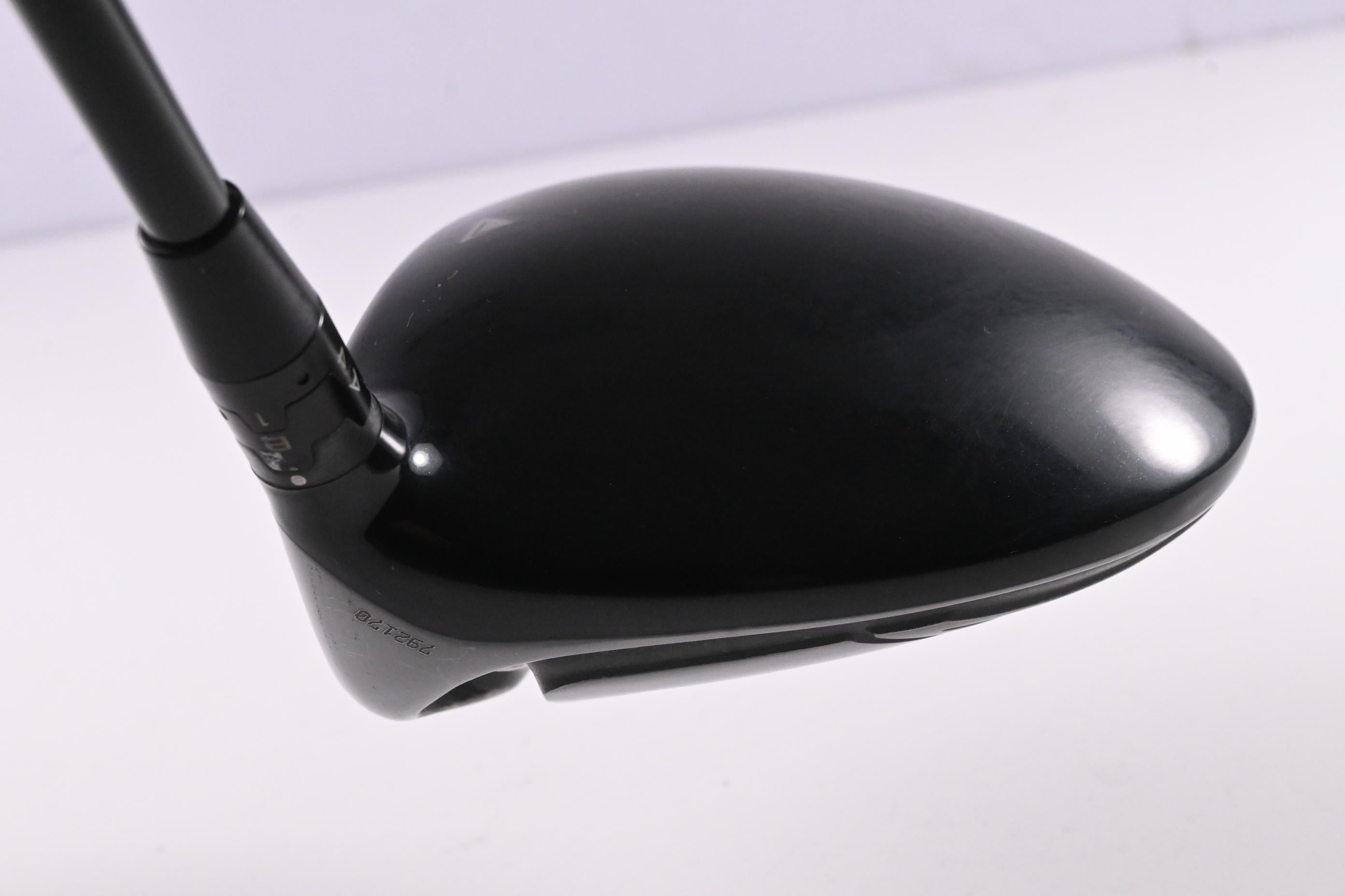 Titleist 915 D2 Driver / 9.5 Degree / Stiff Flex HZRDUS Smoke Black RDX 60 Shaft