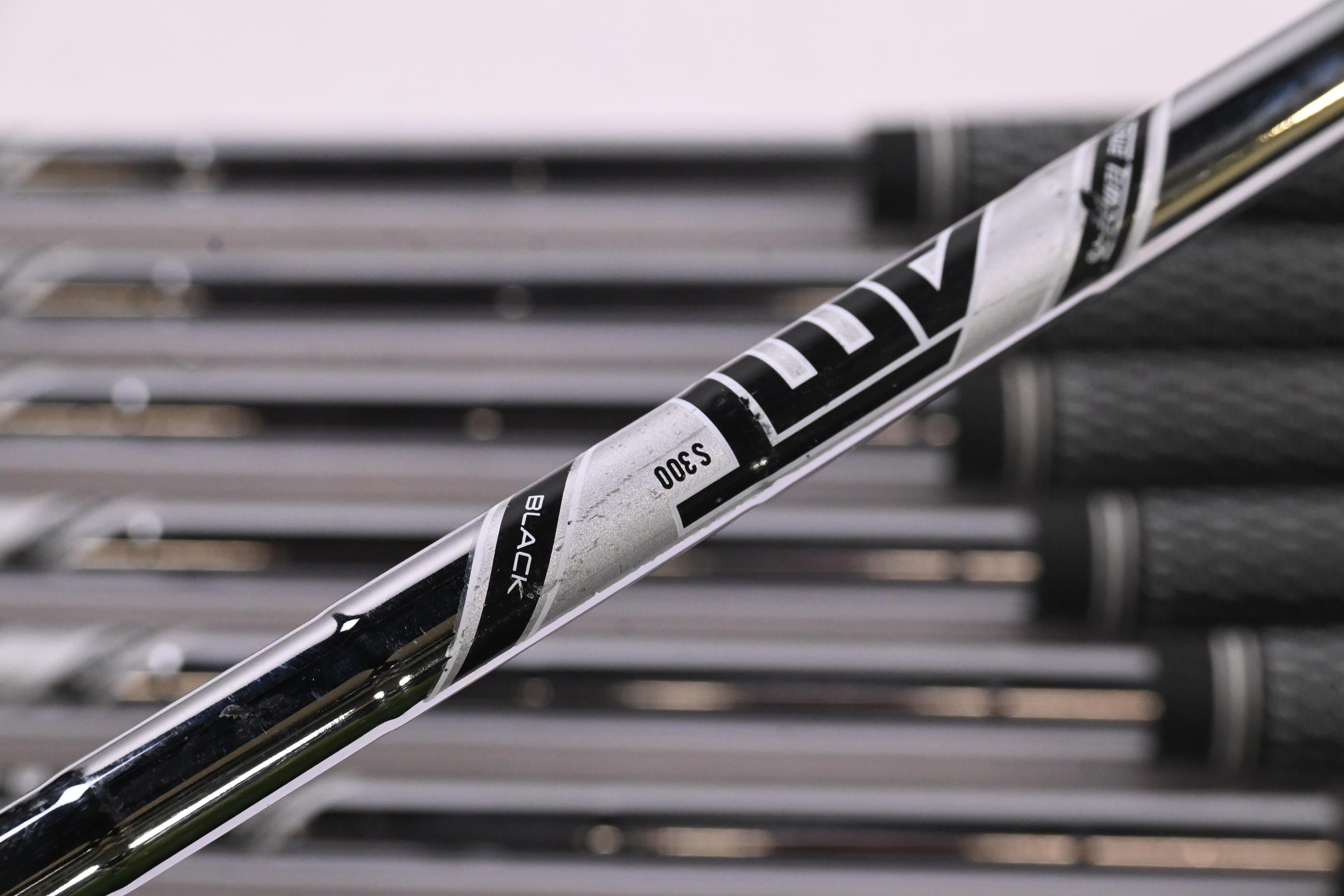 Titleist 718 AP1 Irons / 4-PW+48° / Stiff Flex AMT Black S300 Shafts