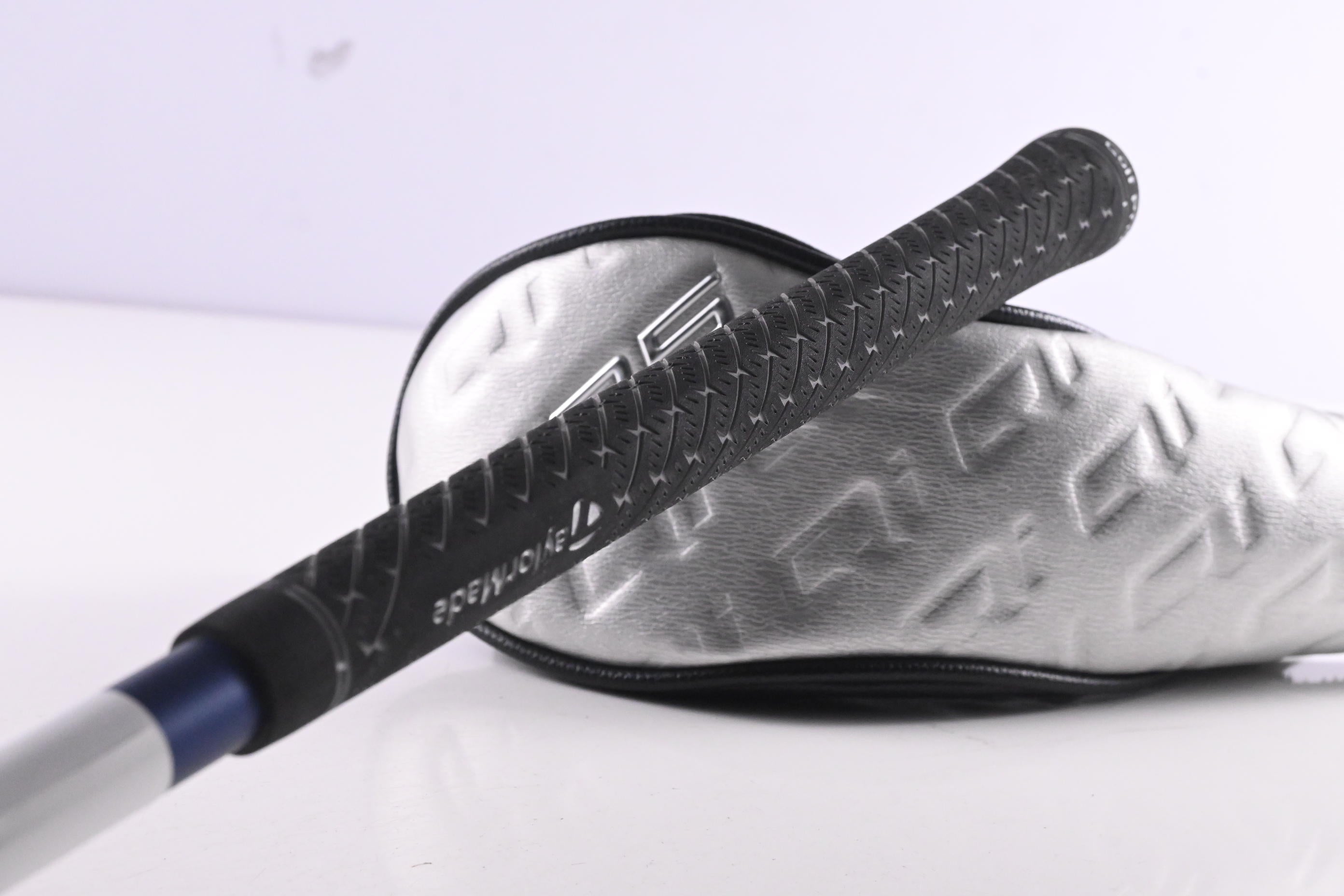 Taylormade Qi35 #4 Hybrid / 22 Degree / Regular Flex Fujikura Ventus Blue 6
