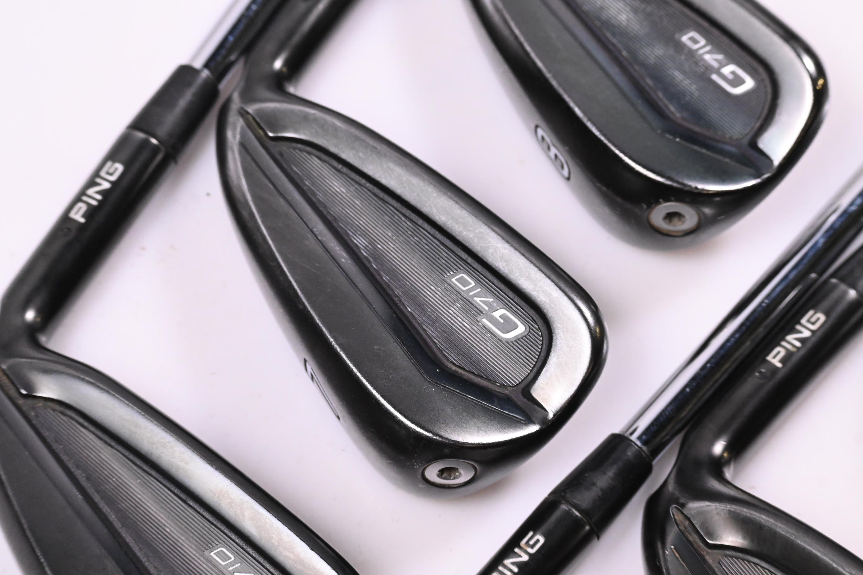 Ping G710 Irons / 6-PW+GW / Black Dot / Regular Flex Ping AWT 2.0 Shaft