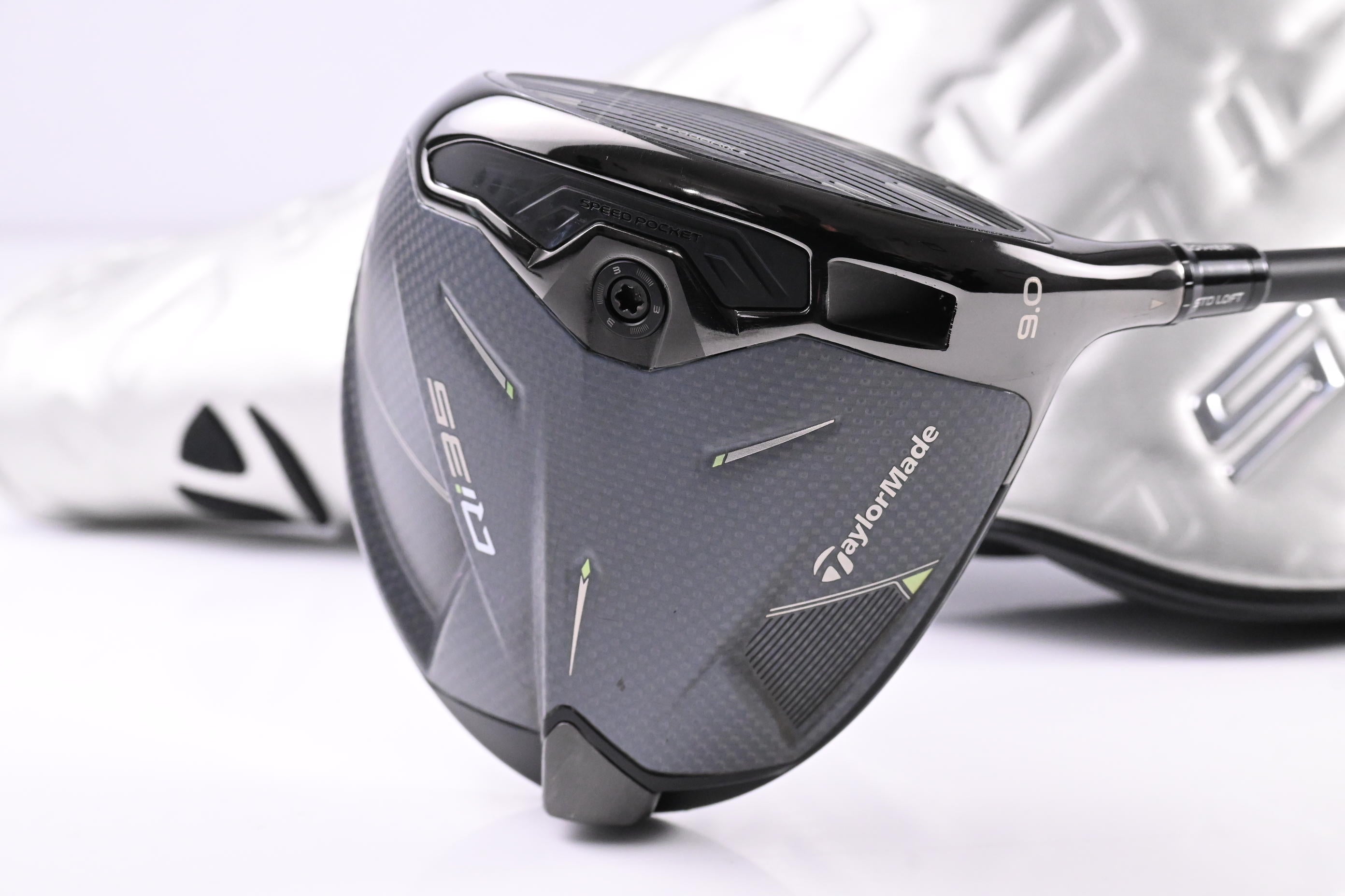 Taylormade Qi35 Driver / 9 Degree / Senior Flex Vanquish 4 Shaft