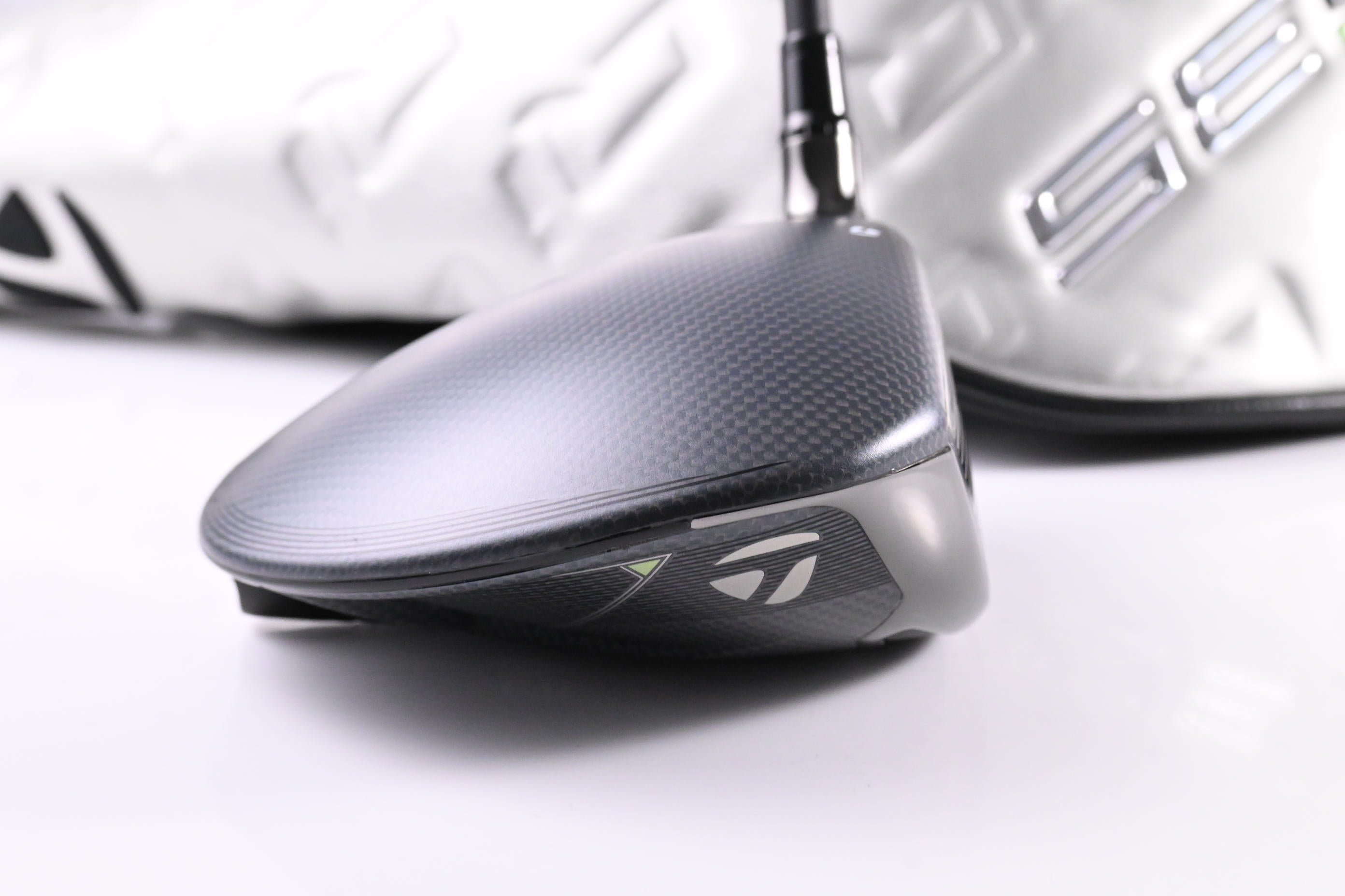 Taylormade Qi35 Driver / 9 Degree / Senior Flex Vanquish 4 Shaft