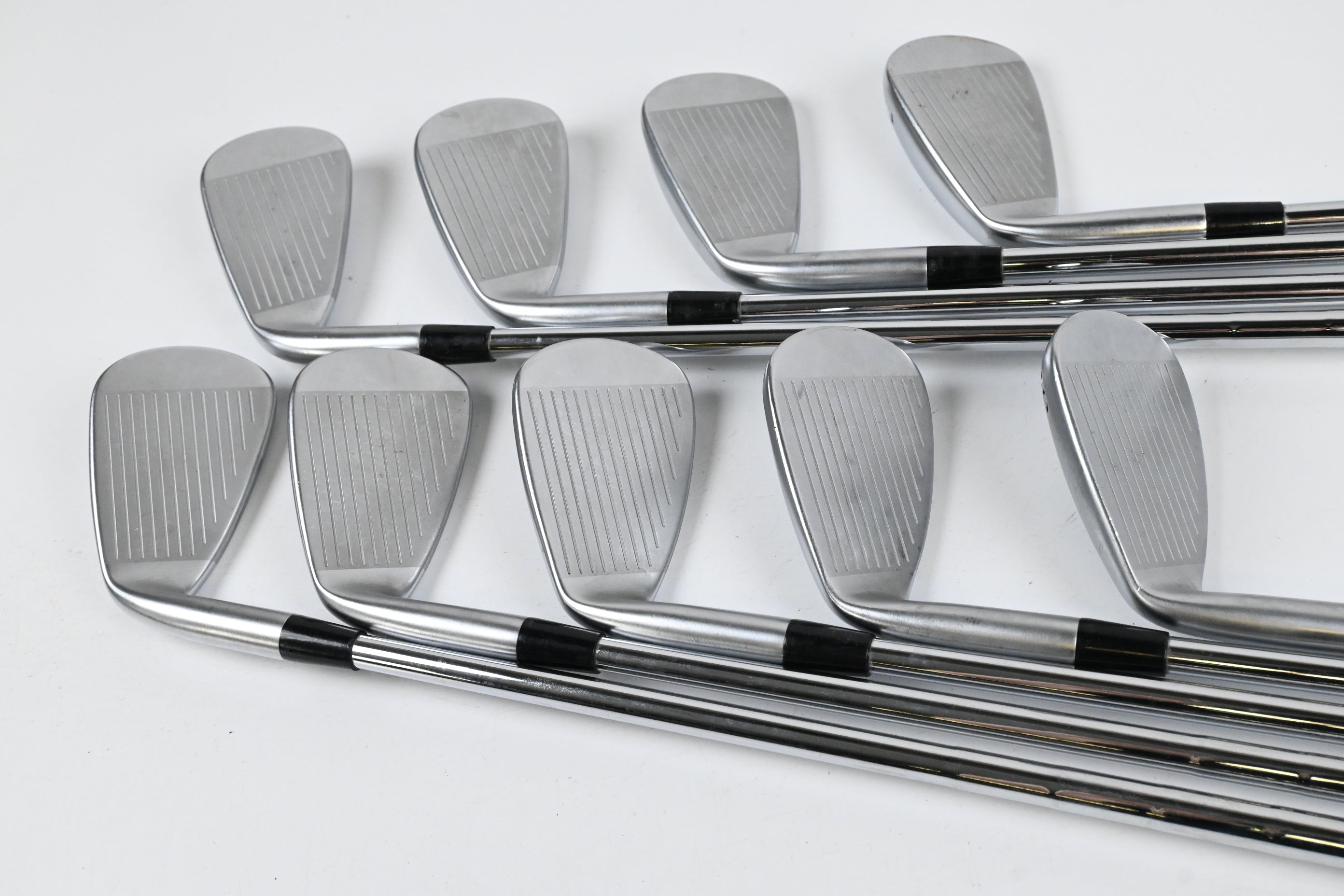 Mizuno JPX 925 Hot Metal Irons / 4-PW+GW+SW / Stiff Flex Modus 3 Tour 105 Shafts