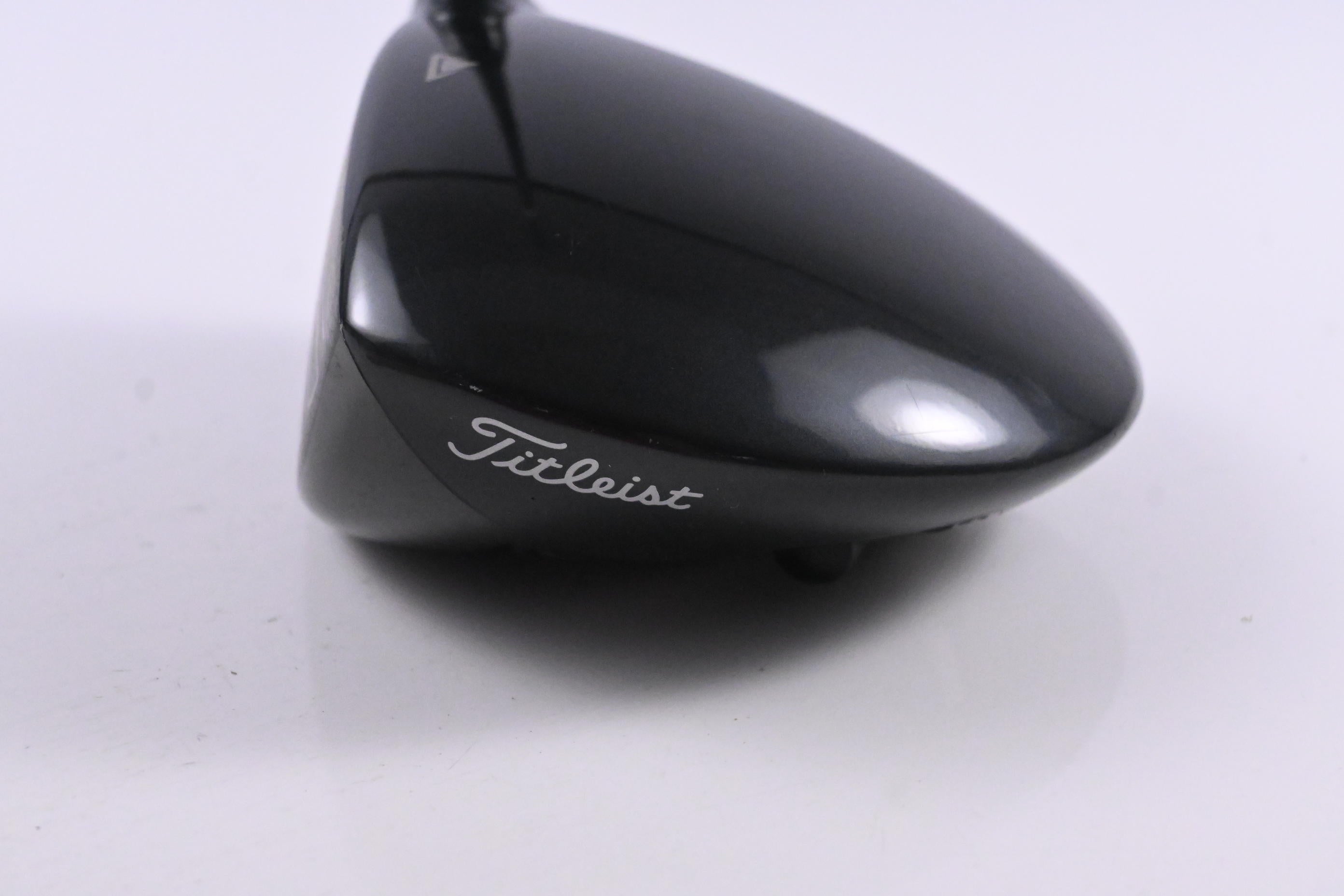 Left Hand Titleist 917 D2 Driver / 8.5 Degree / Regular Flex Vanquish 5 Shaft